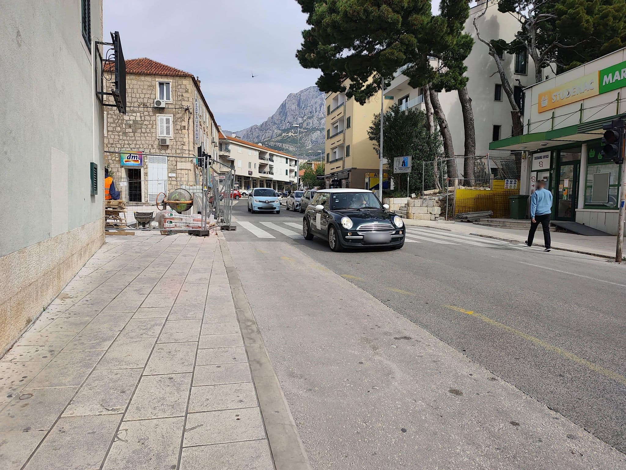 Street view near HOTELI MAKARSKA d.d., Makarska — © Duro (CC BY-SA · Mapillary)