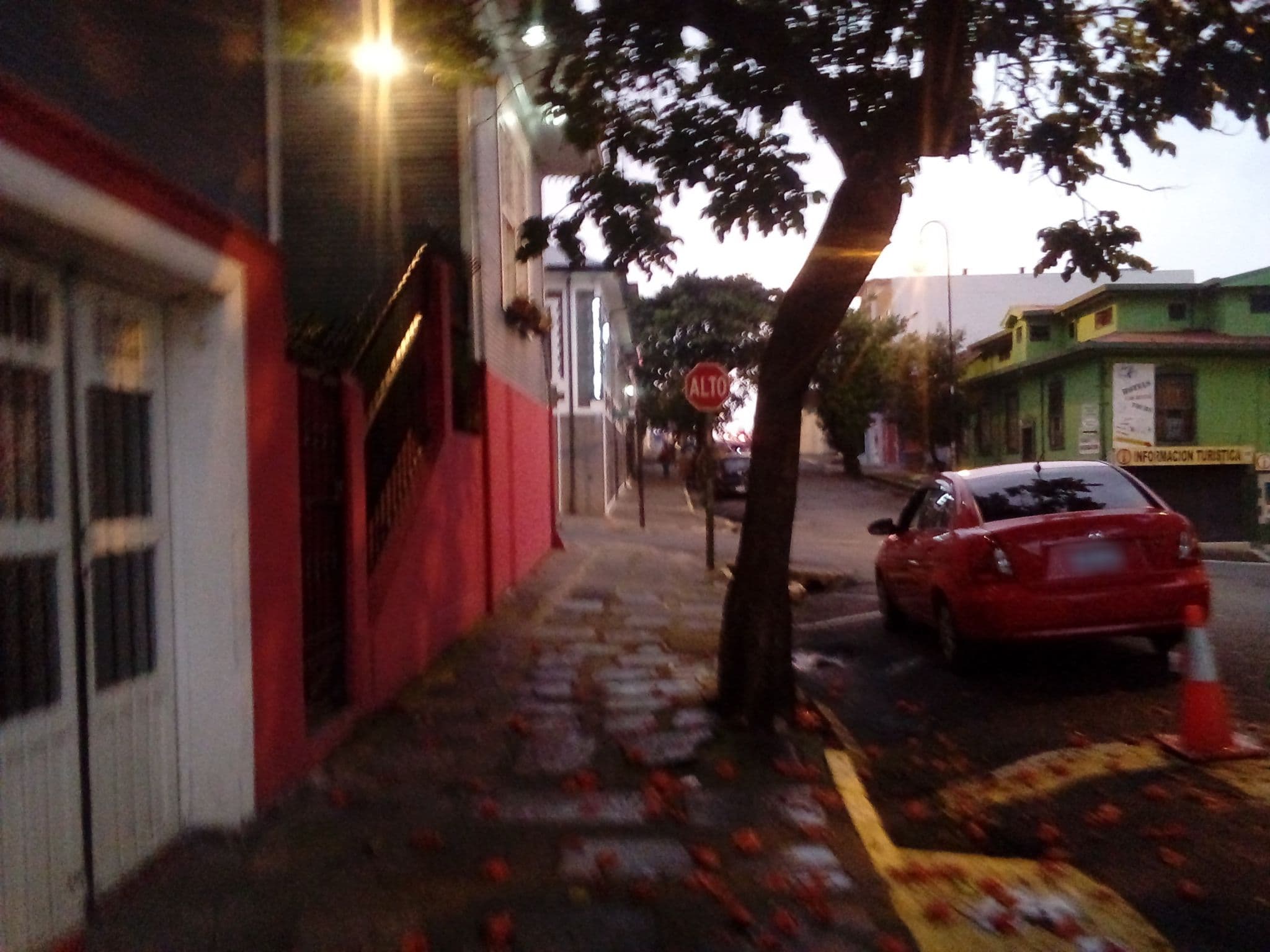Street view near Hotel Casino Taormina, San José