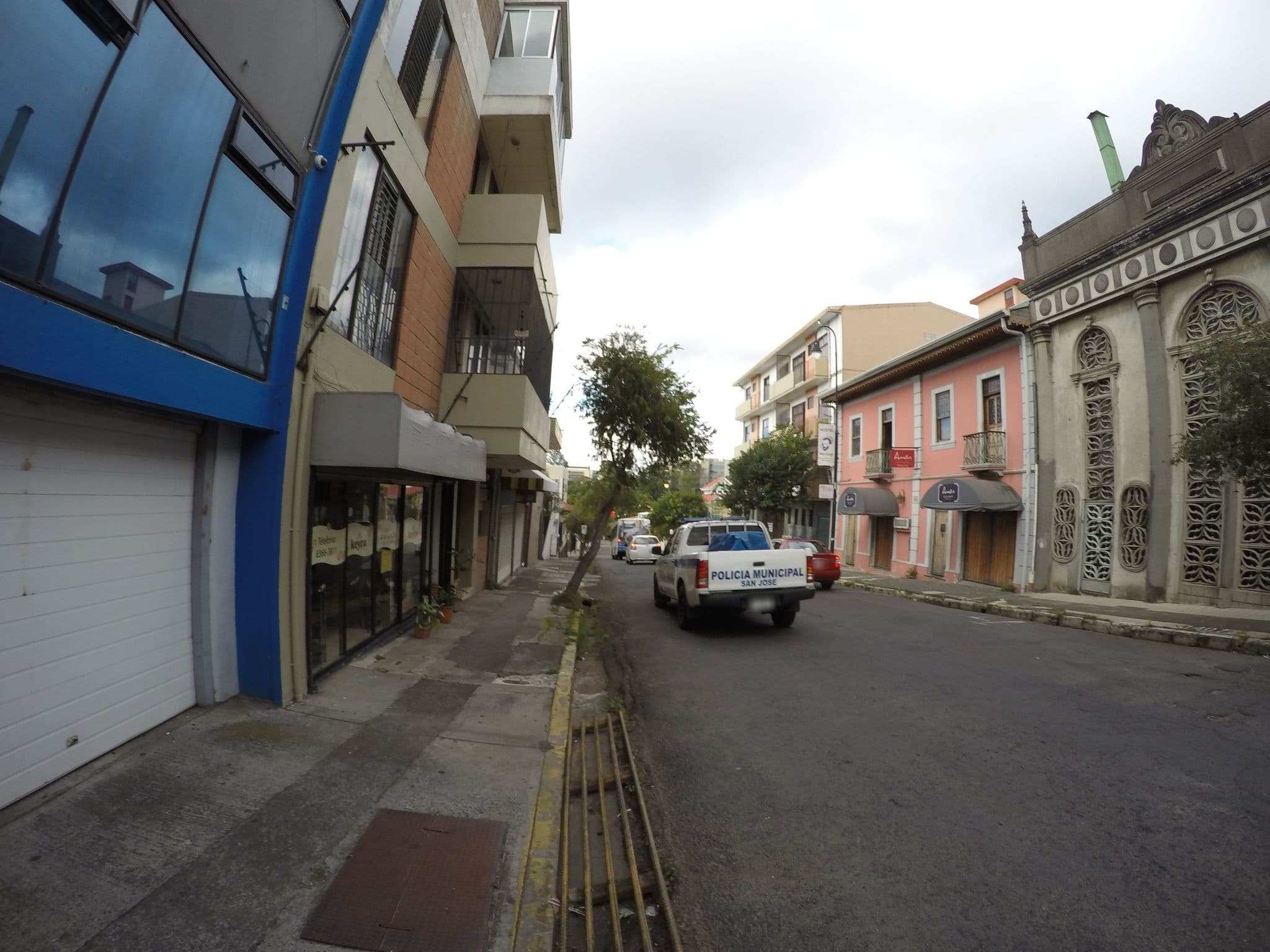Street view near Hostel Van Gogh, San José
