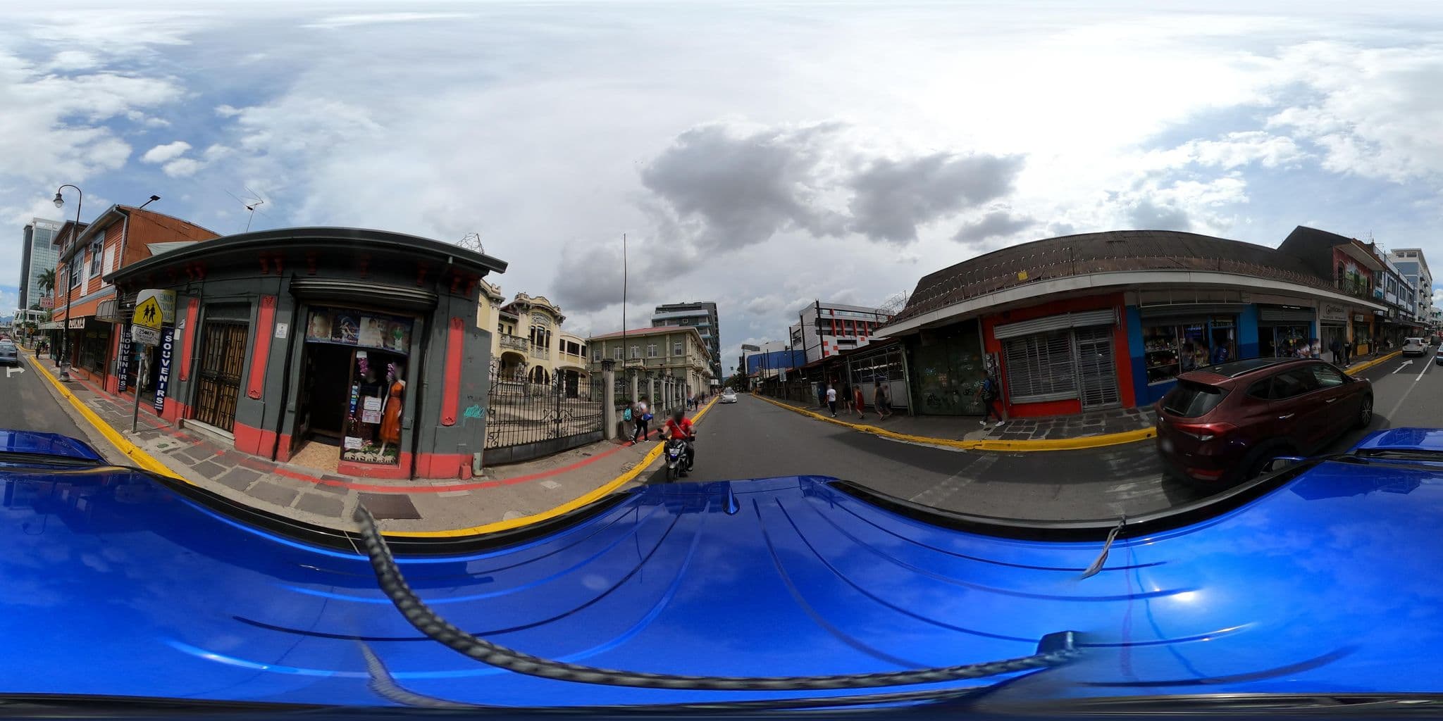 Street view near Hotel Diana, San José