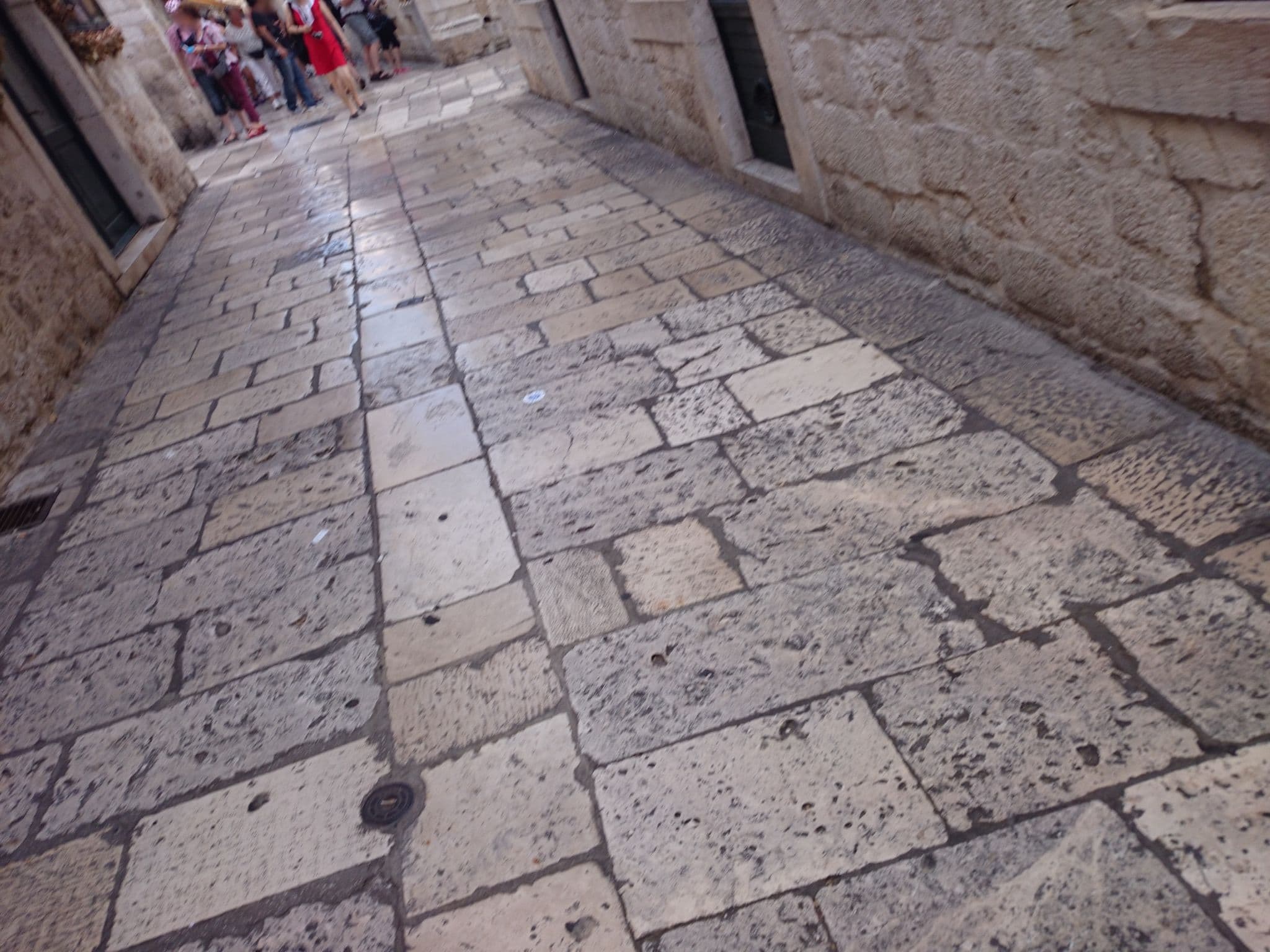 Street view near Apartmani Lepur, Dubrovnik — © ebel (CC BY-SA · Mapillary)
