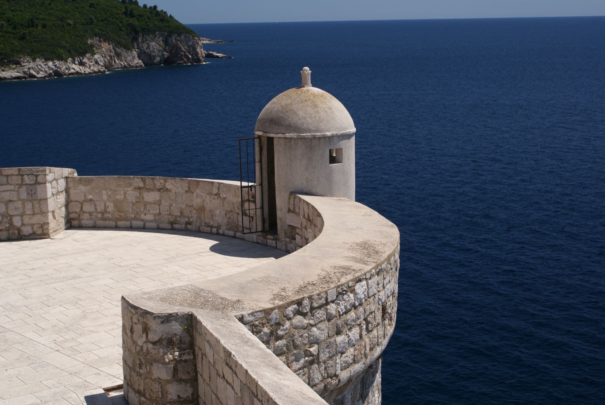 Street view near Apartments Saint Mary, Dubrovnik — © allefm (CC BY-SA · Mapillary)