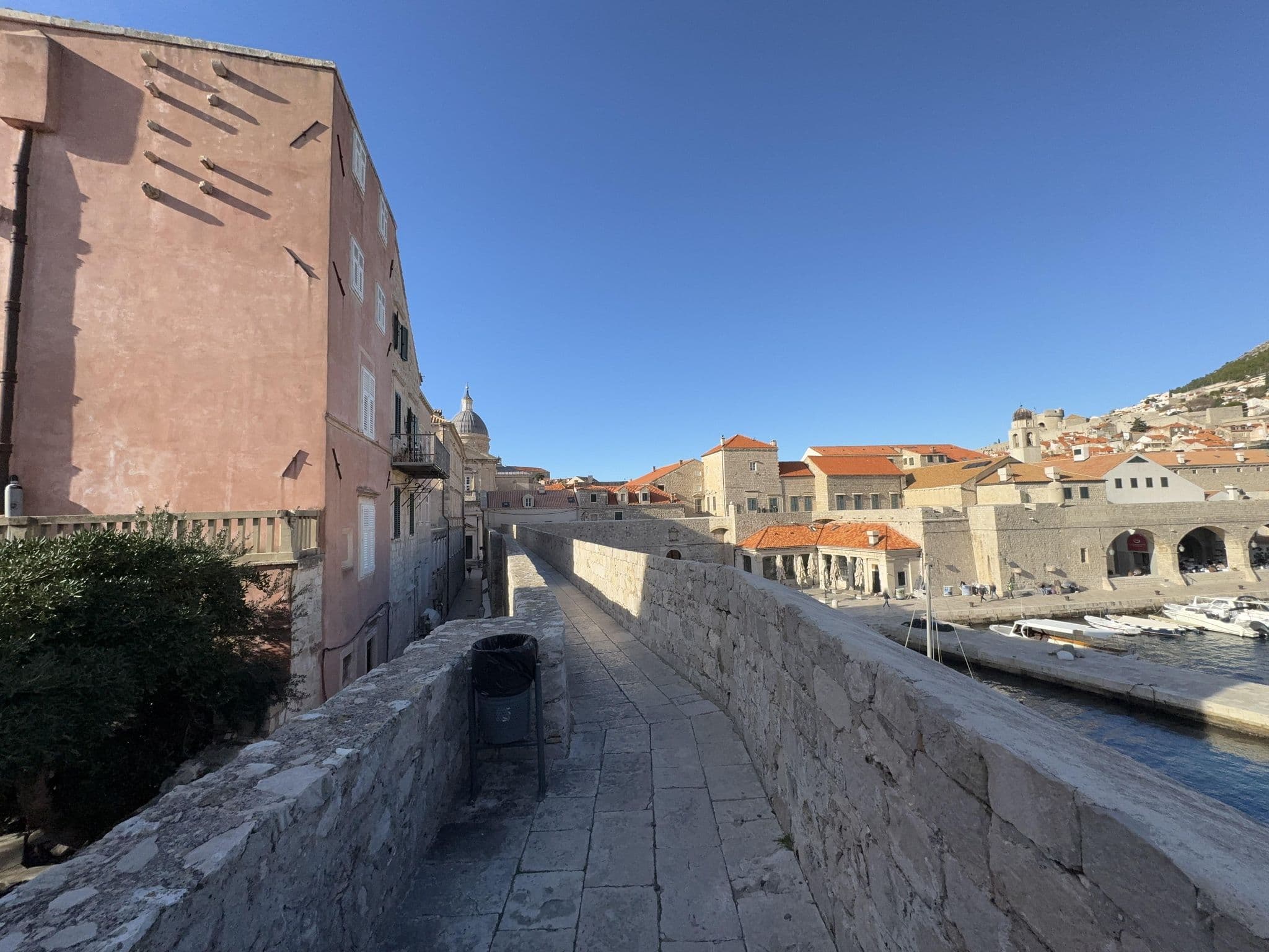 Street view near Karmen Apartments, Dubrovnik — © filipb (CC BY-SA · Mapillary)