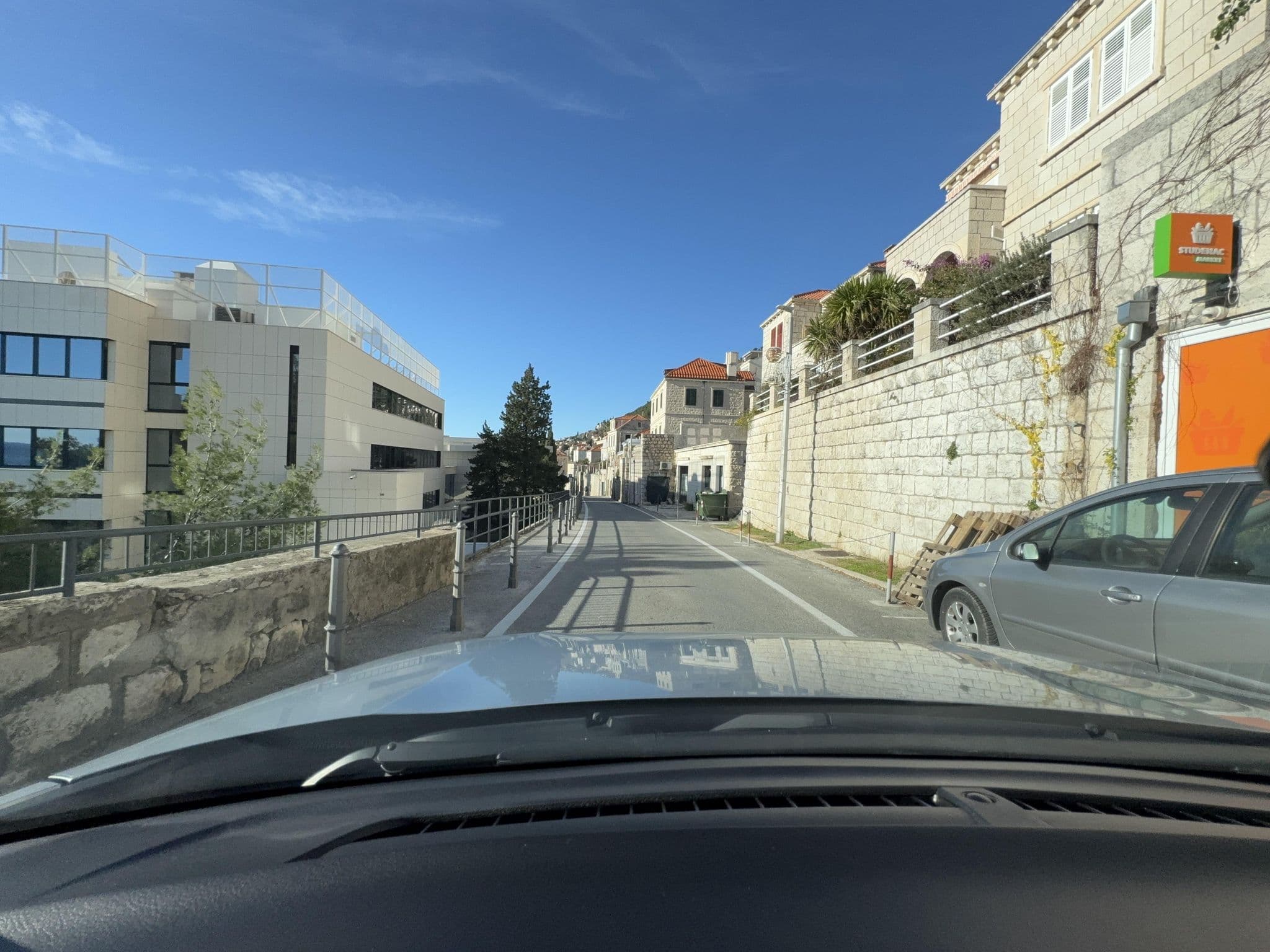 Street view near Apartment villa Ivela, Dubrovnik — © filipb (CC BY-SA · Mapillary)
