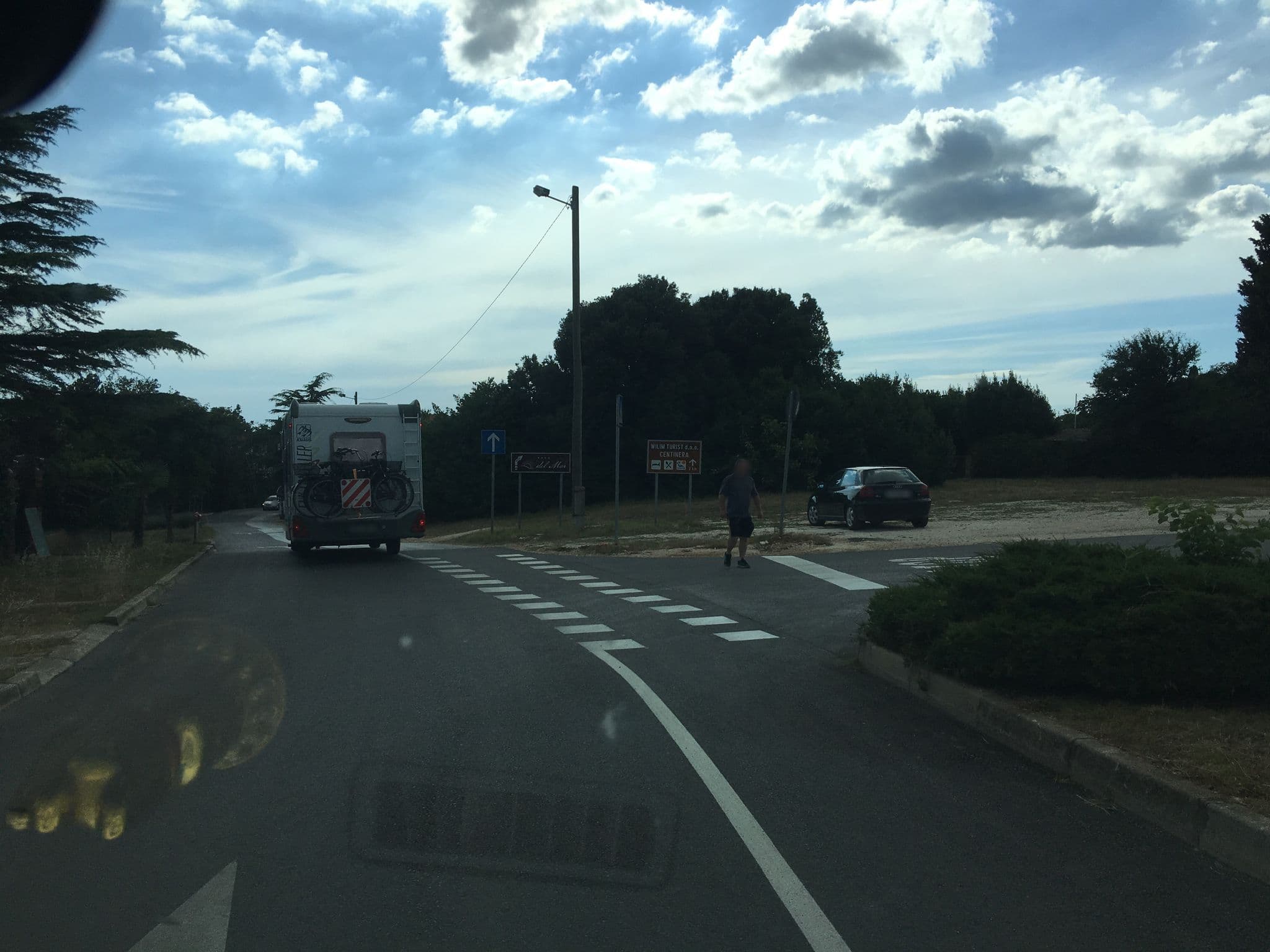 Street view near Apartments Ivan 1408, Pula — © kgvx (CC BY-SA · Mapillary)