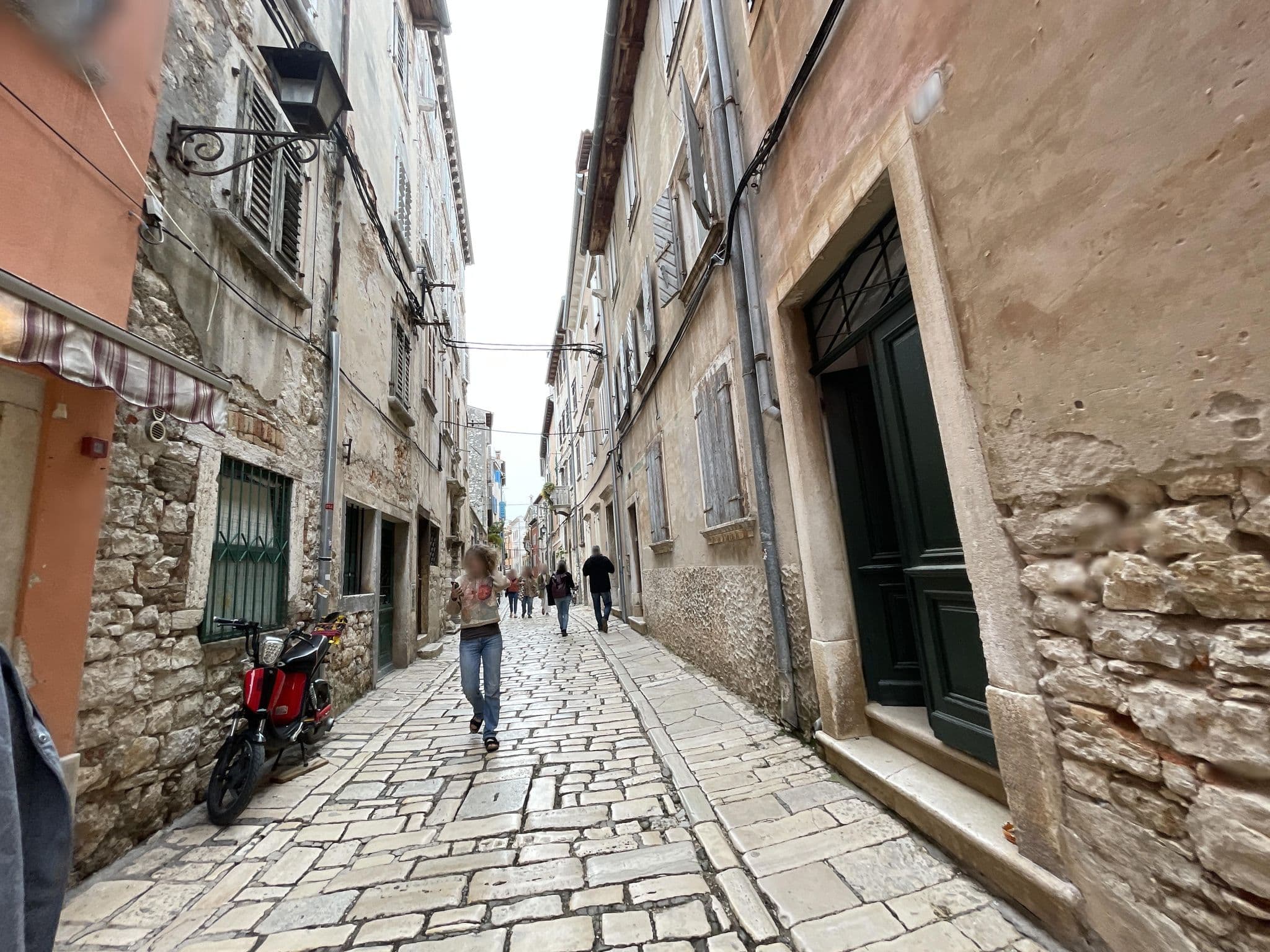 Street view near Apartments Sunrise Sea View, Rovinj — © filipb (CC BY-SA · Mapillary)