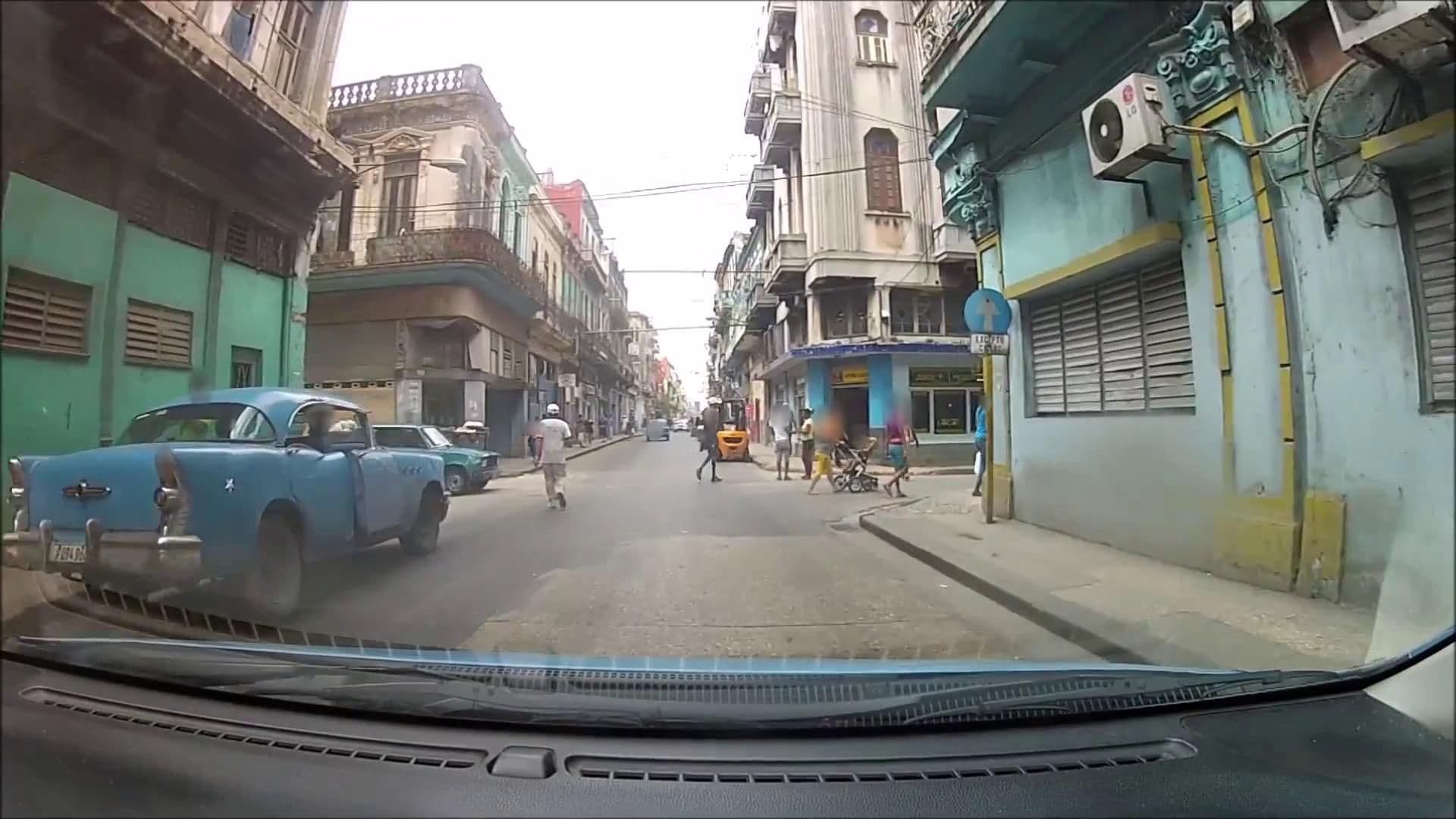 Street view near Casa Amanda, Centro Habana