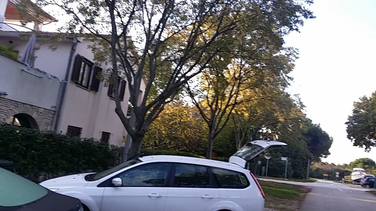 Street view near Apartments Palaziol, Rovinj — © utvonalfelmeresek (CC BY-SA · Mapillary)