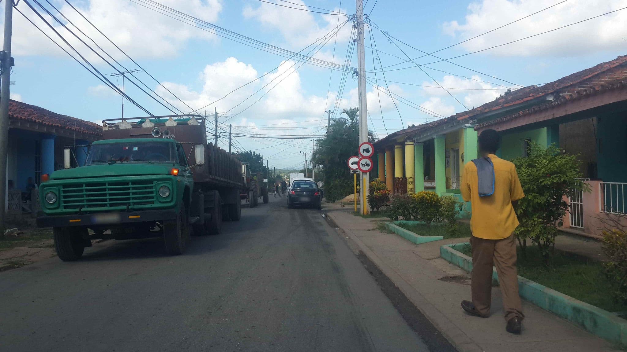 Street view near Casa Castillo, Viñales — © redmapper (CC BY-SA · Mapillary)