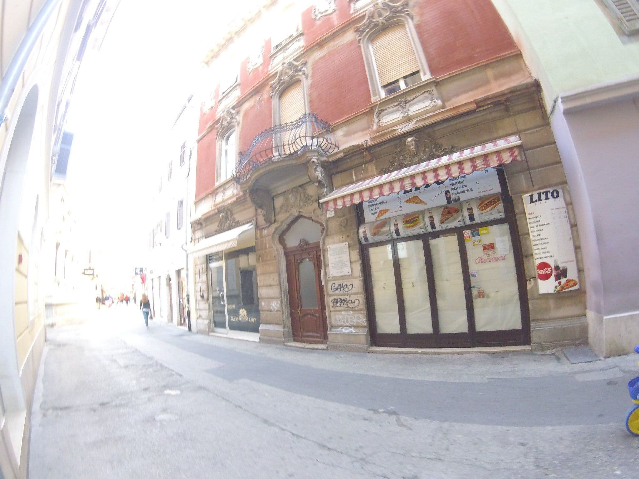 Street view near Dajen Apartment, Pula — © utvonalfelmeresek (CC BY-SA · Mapillary)