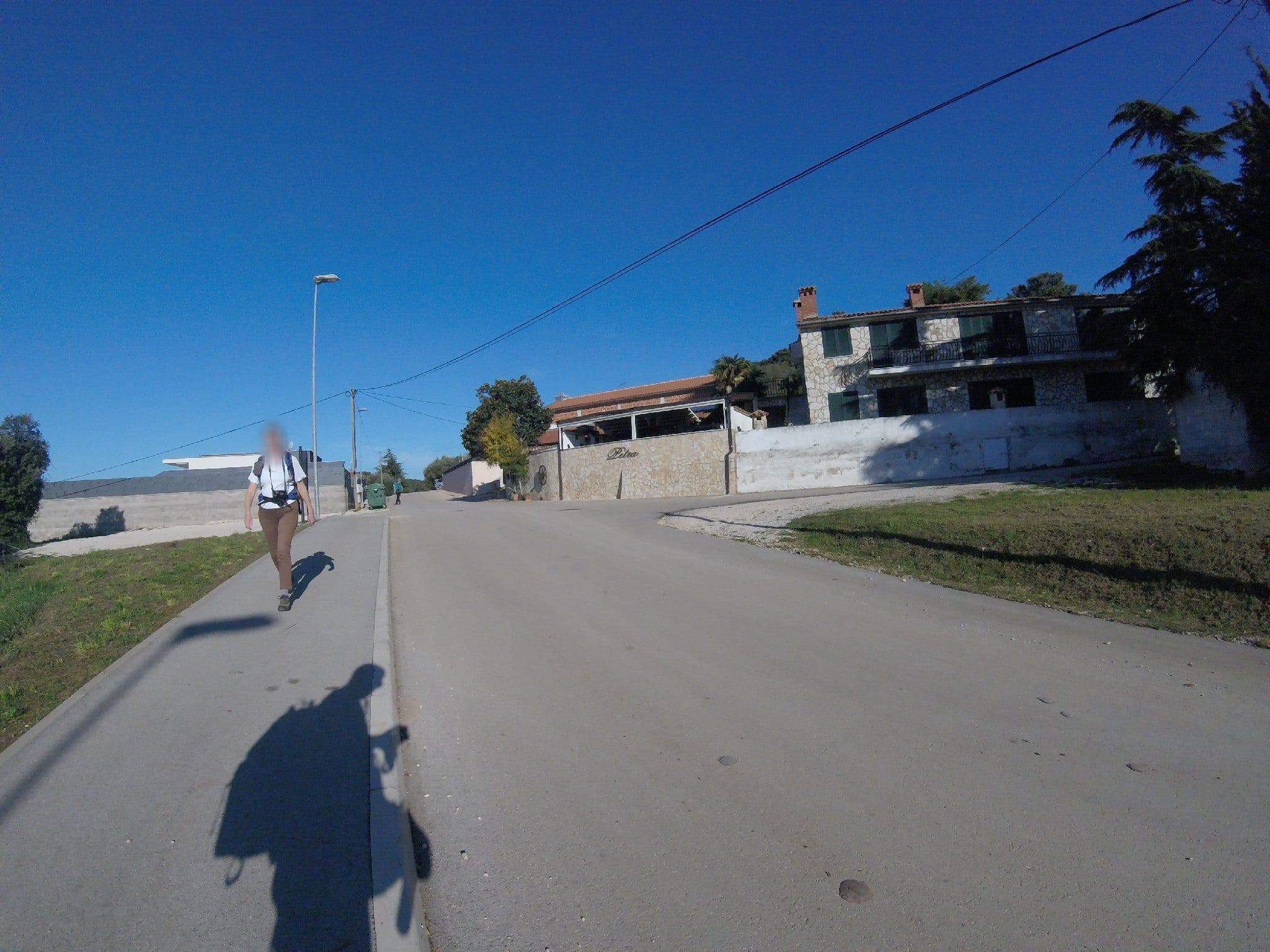 Street view near Apartments Sandra, Vrsar — © utvonalfelmeresek (CC BY-SA · Mapillary)