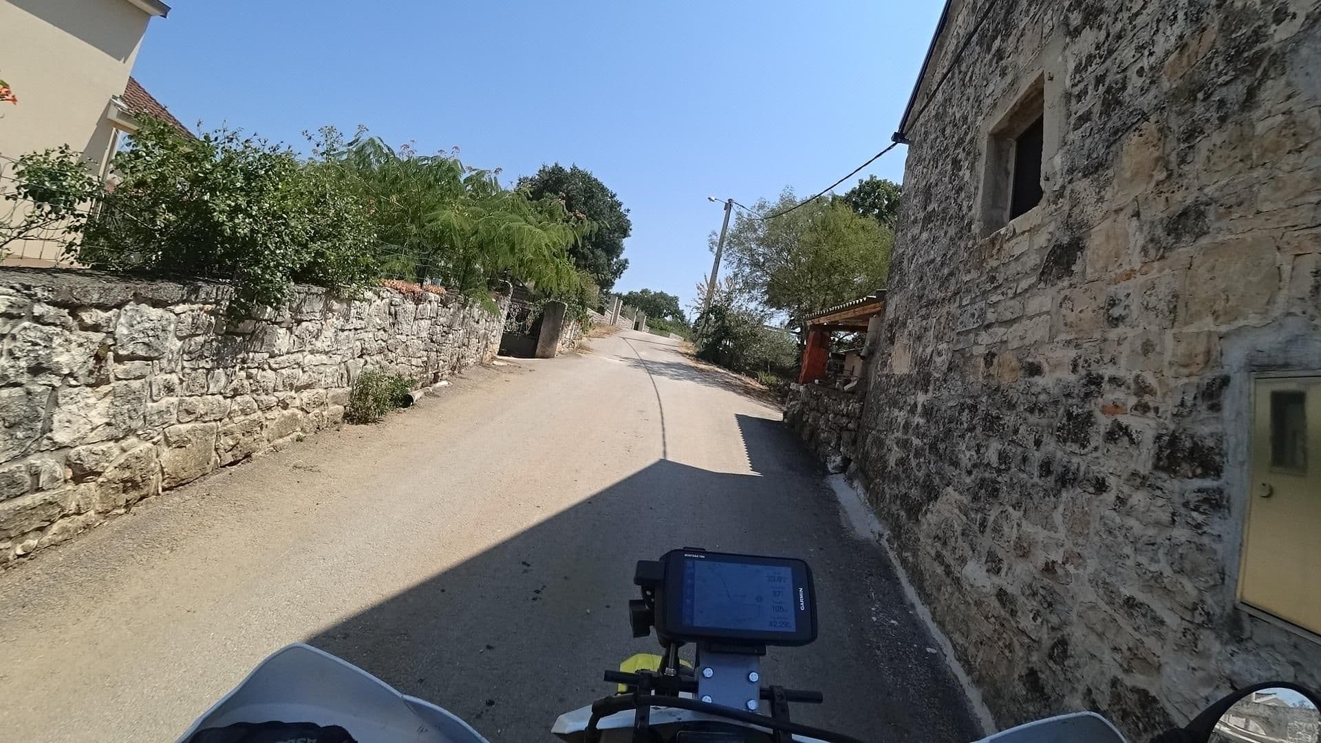 Street view near Apartment Jakici, Rovinjsko Selo — © isvedic (CC BY-SA · Mapillary)