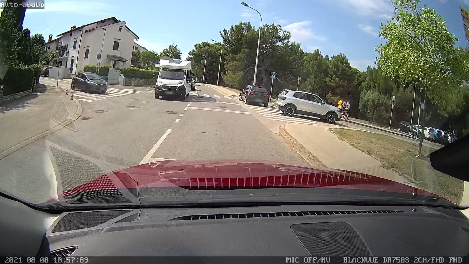 Street view near Apartman Studio Erin, Rovinj — © rdnnk (CC BY-SA · Mapillary)