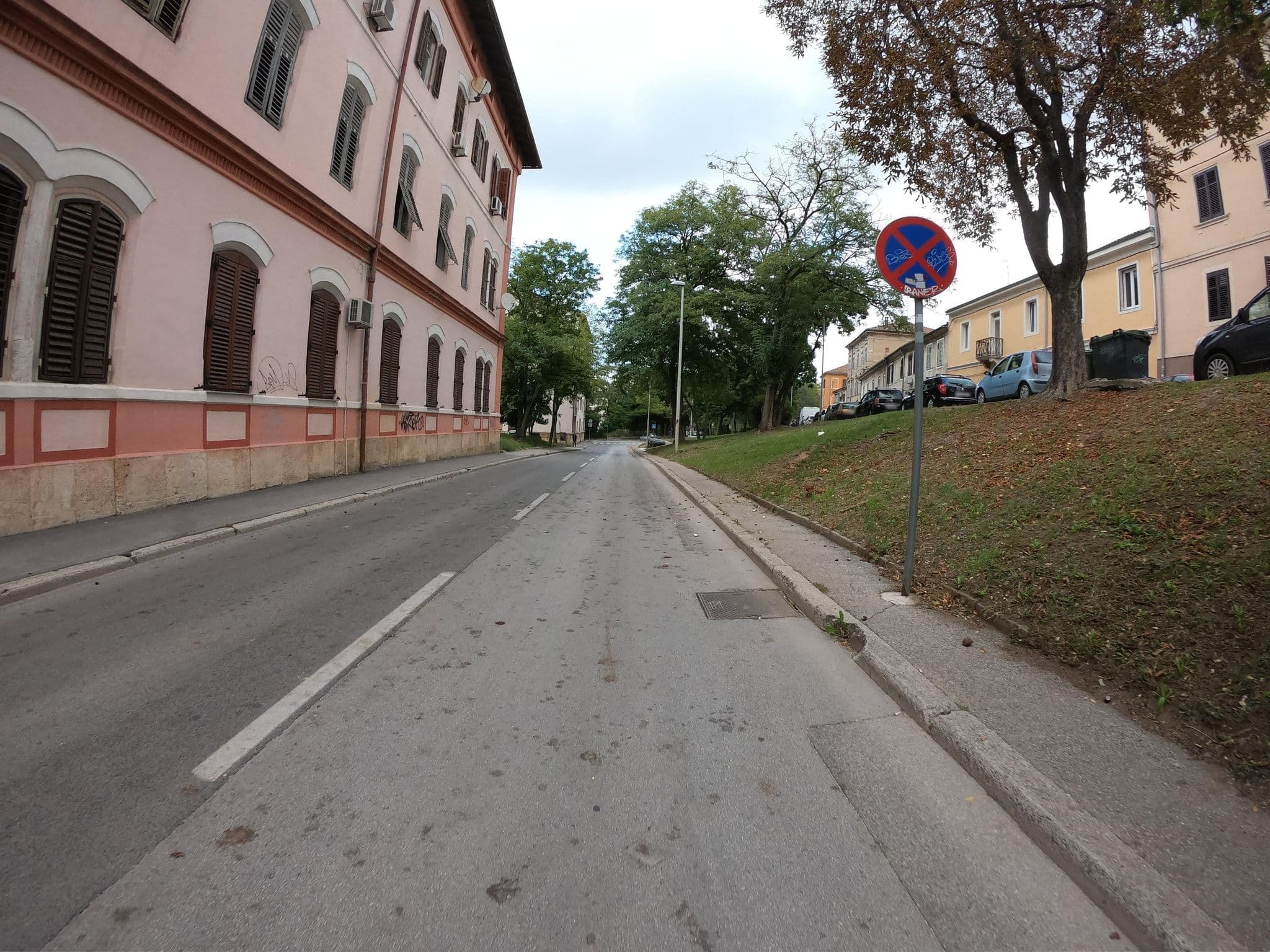 Street view near Apartman Romana, Pula — © joostjakob (CC BY-SA · Mapillary)