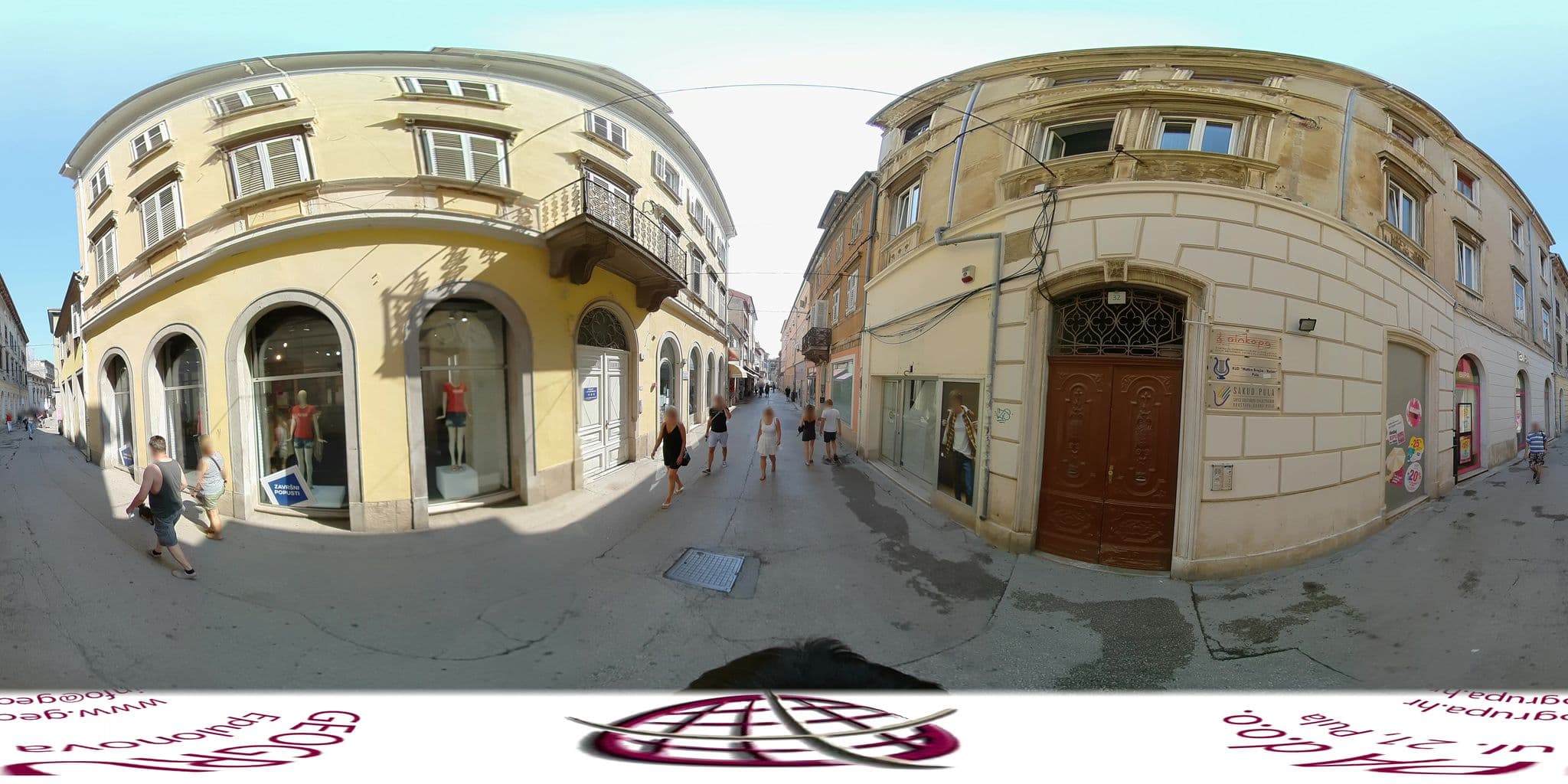 Street view near Apartman Ruža, Pula, Croatia, Pula — © dinodim (CC BY-SA · Mapillary)
