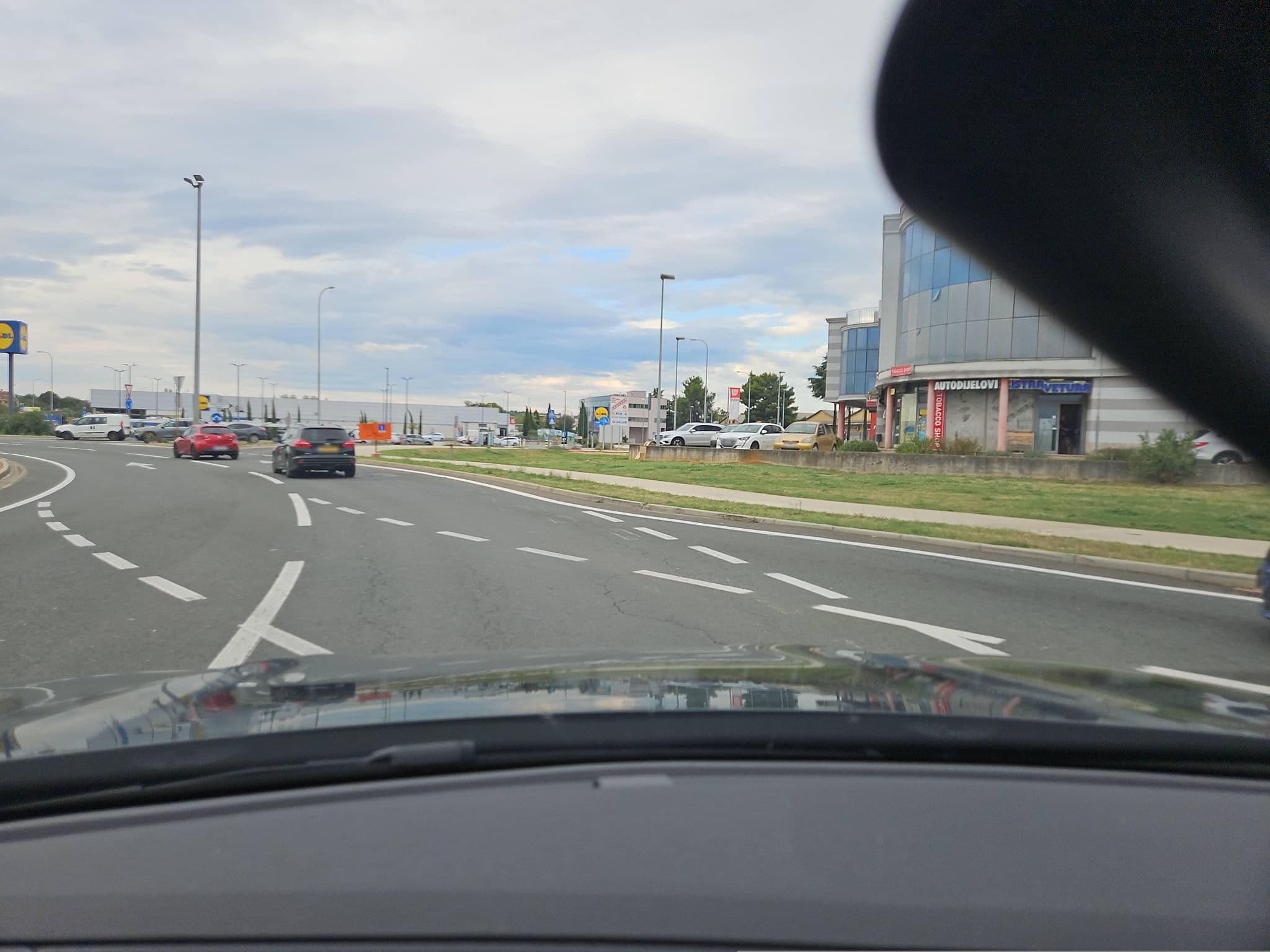 Street view near NOVASOL Hrvatska, Pula — © toho (CC BY-SA · Mapillary)