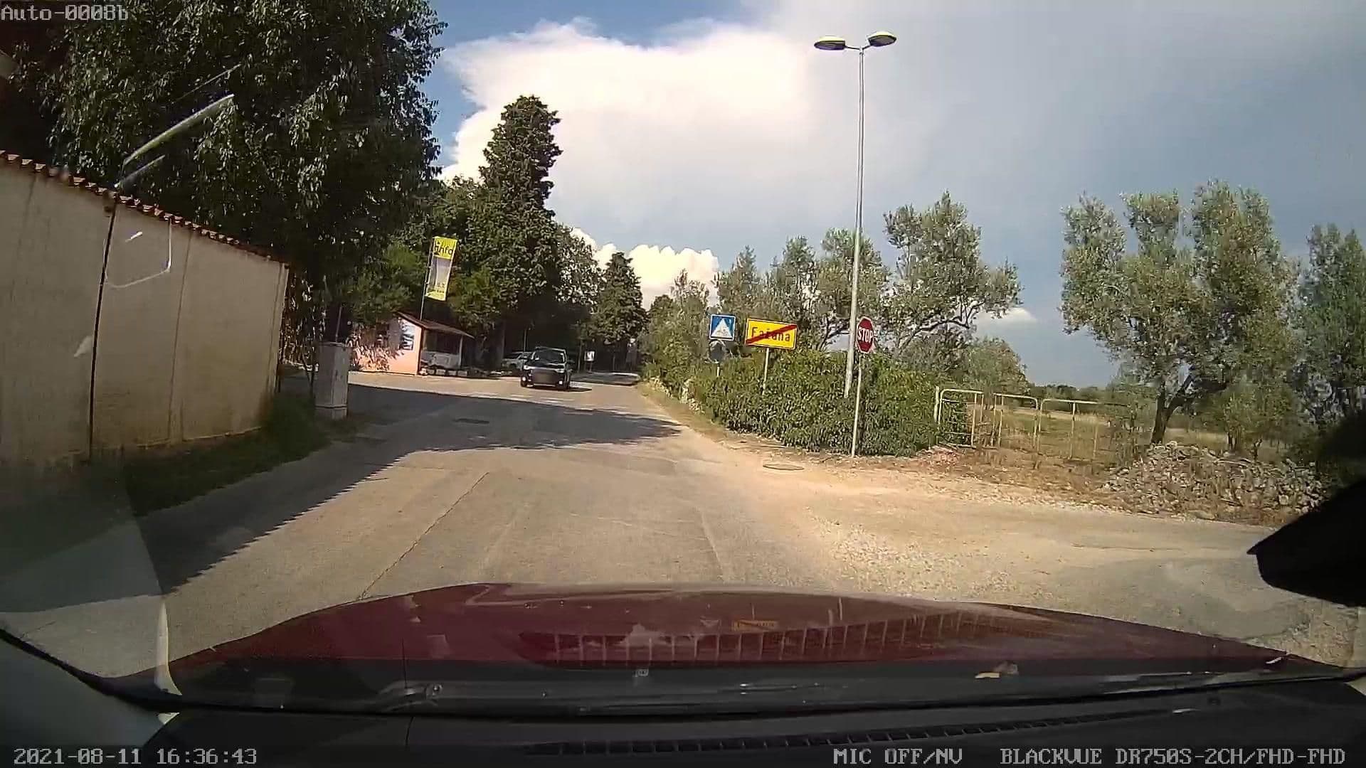 Street view near Apartments Brioni-Blick, Fažana — © rdnnk (CC BY-SA · Mapillary)