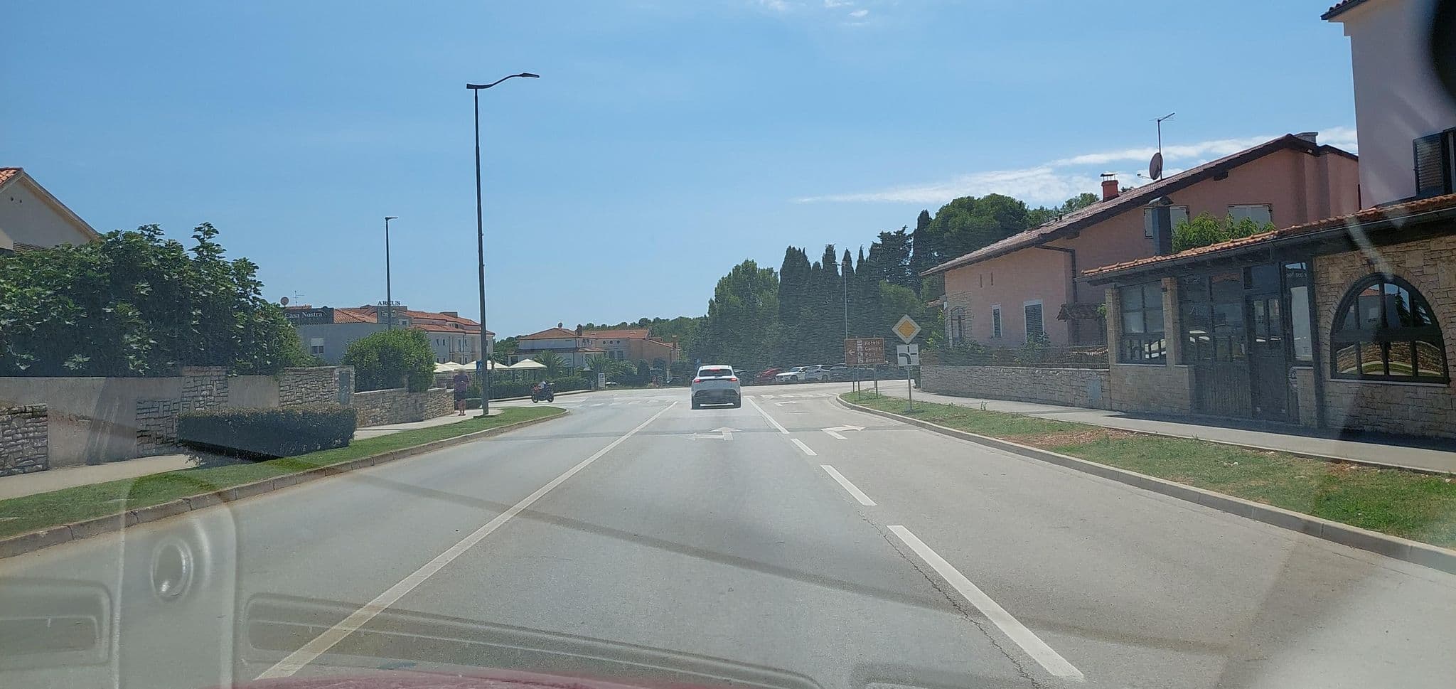 Street view near Boutique Suites Joyce Medulin, Medulin — © gzin (CC BY-SA · Mapillary)
