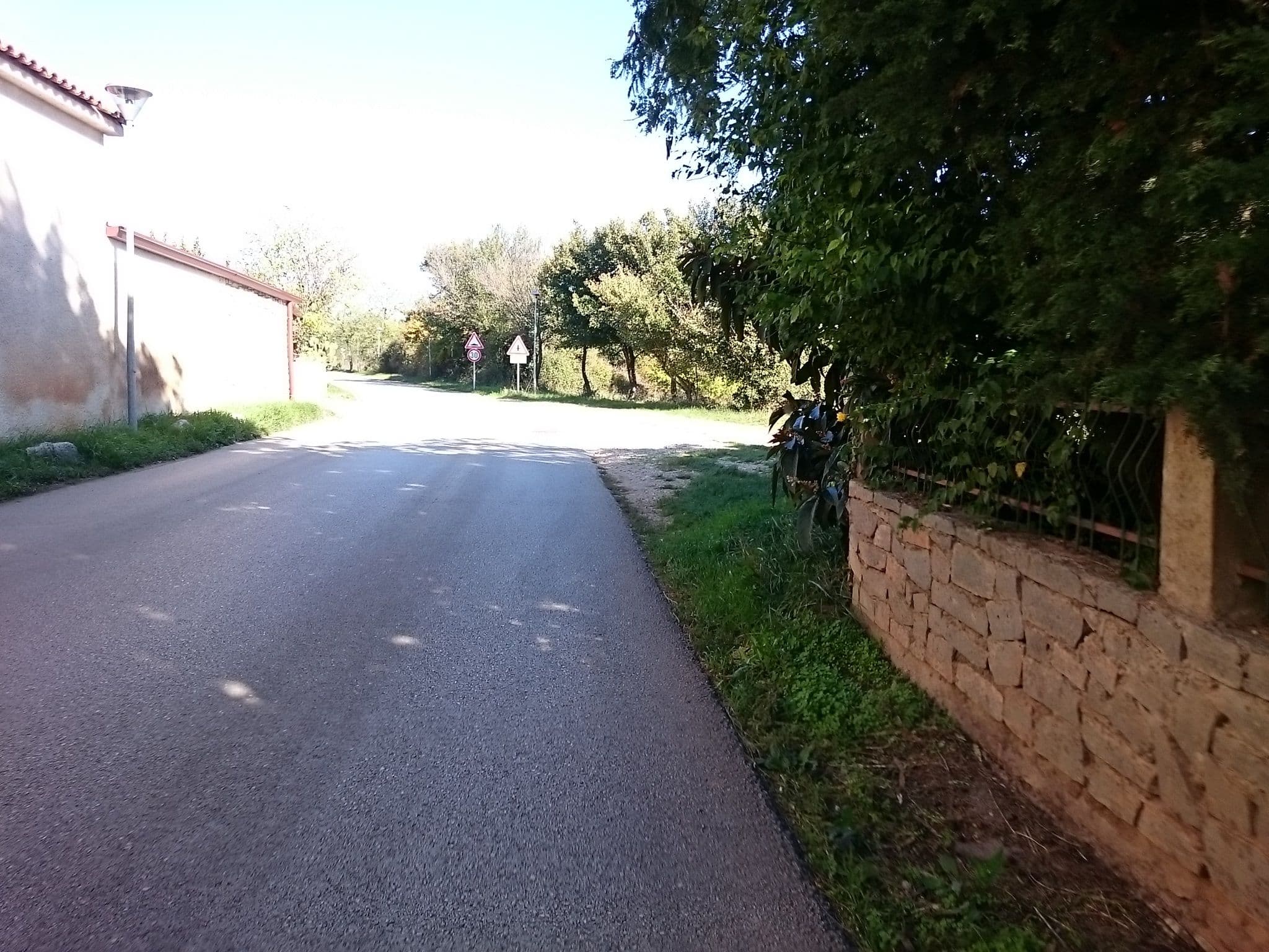 Street view near Apartments Catic, Umag — © voschix (CC BY-SA · Mapillary)