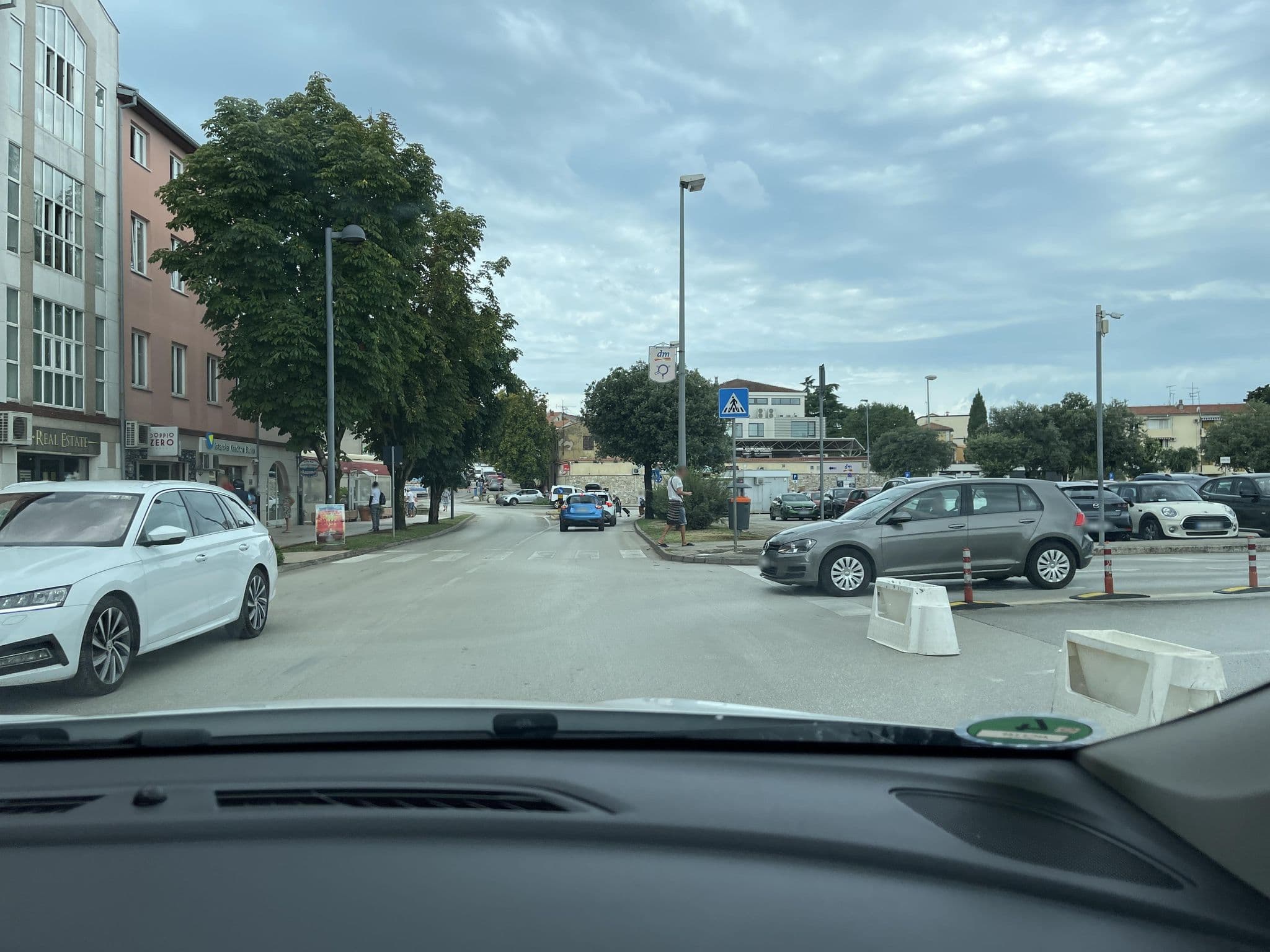 Street view near Istra line Travel agency Porec, Poreč — © eisbzs (CC BY-SA · Mapillary)