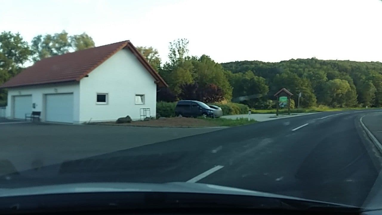 Street view near Gästehaus Auszeit, Jennersdorf — © vst (CC BY-SA · Mapillary)