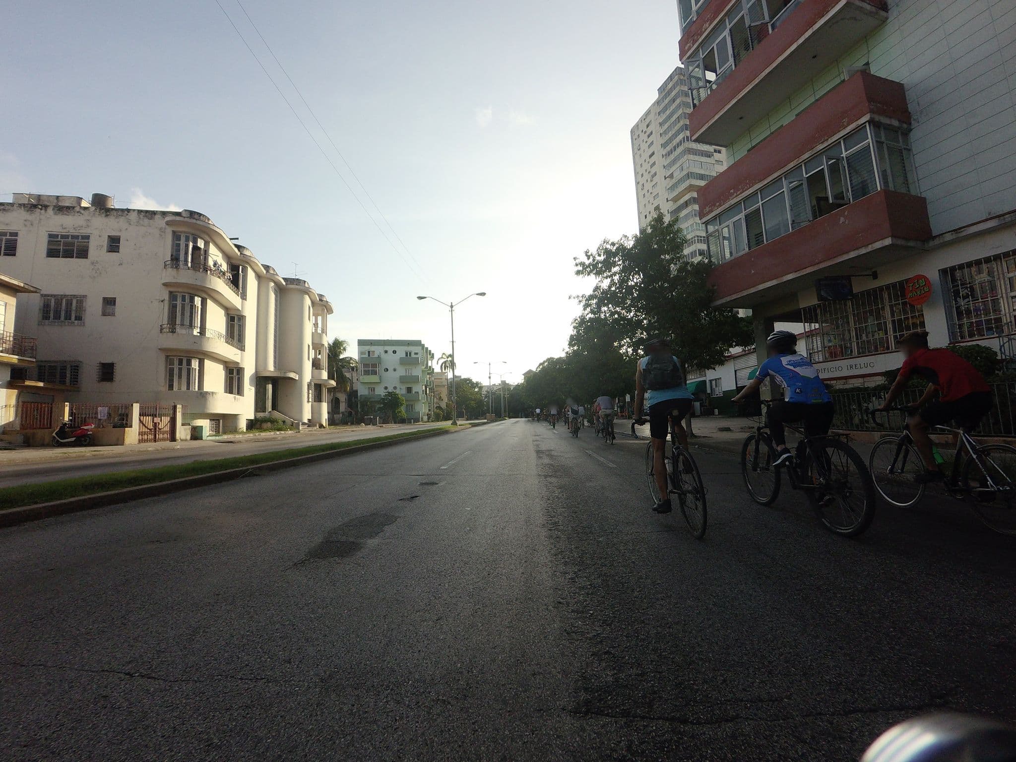 Street view near Casa Amparo, Vedado