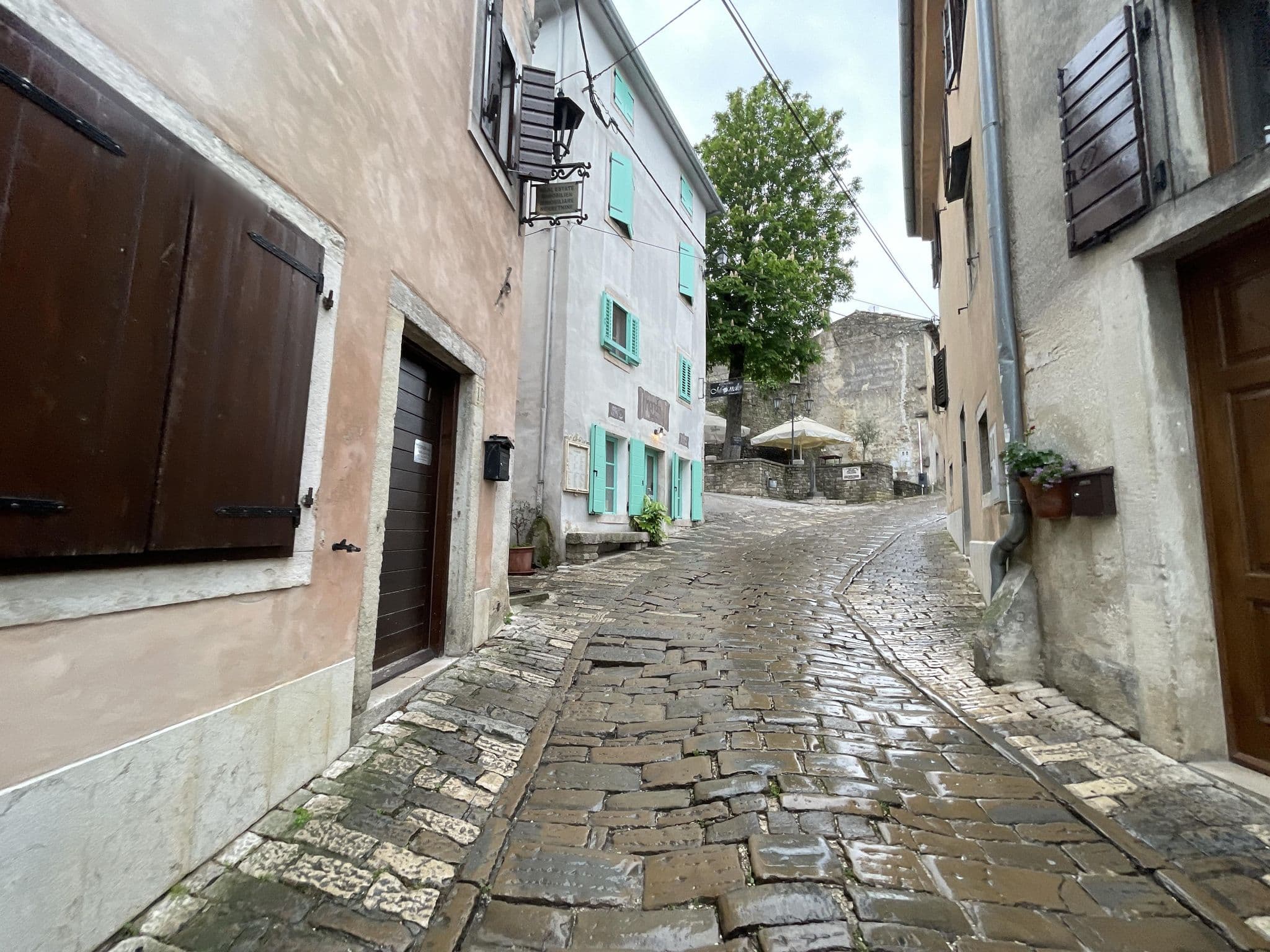 Street view near Apartment Isabella, Buzet — © filipb (CC BY-SA · Mapillary)