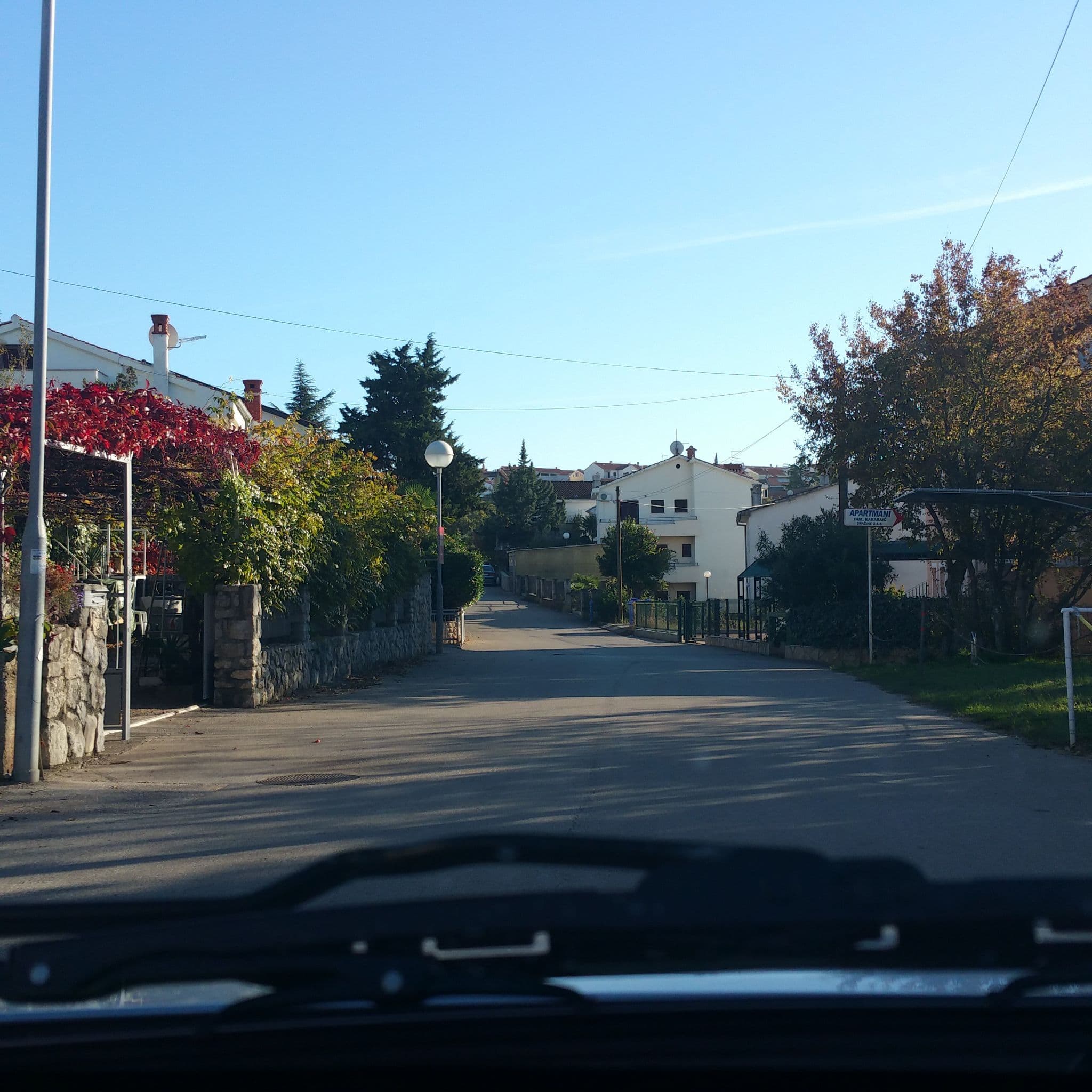 Street view near Apartments Eva, Njivice — © kalle385 (CC BY-SA · Mapillary)