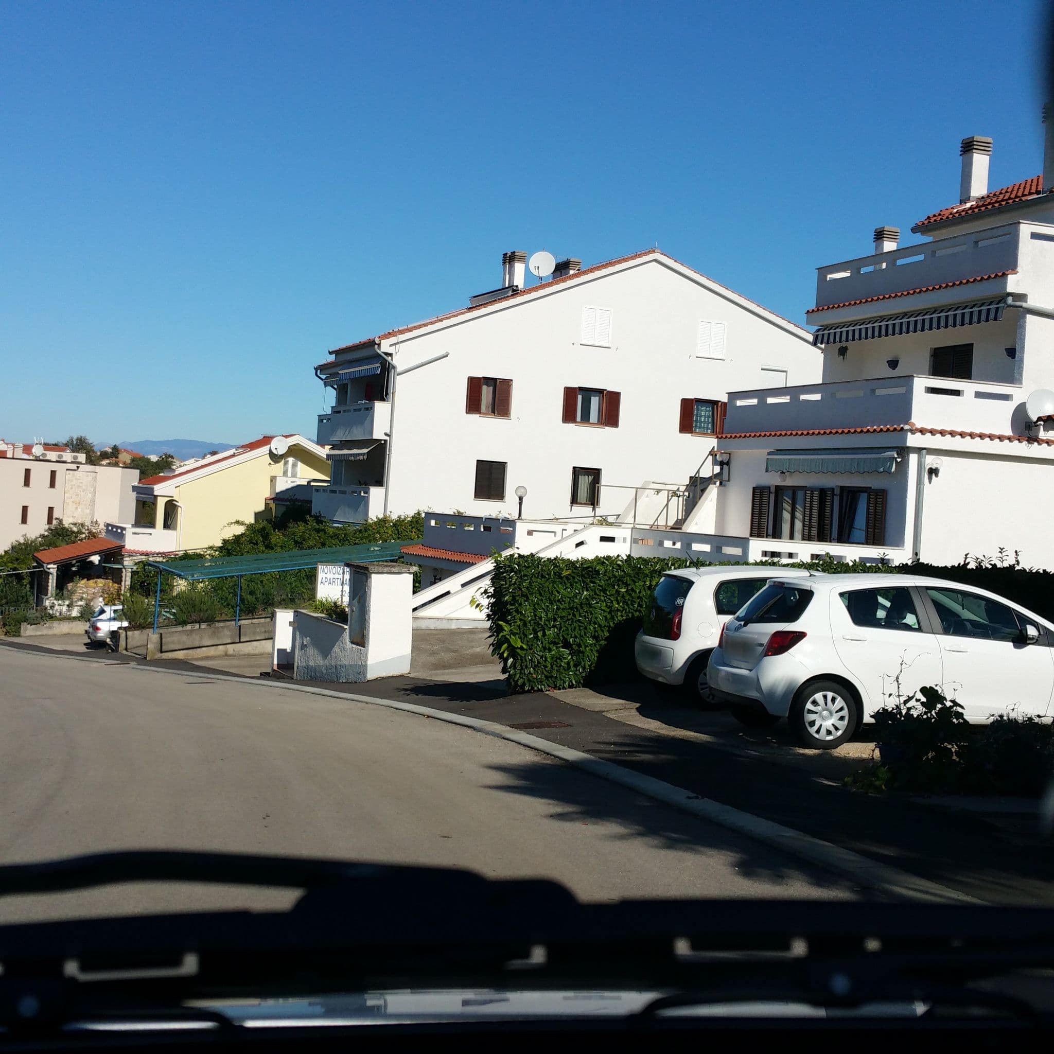 Street view near Apartments Njivice Bajcic, Njivice — © kalle385 (CC BY-SA · Mapillary)