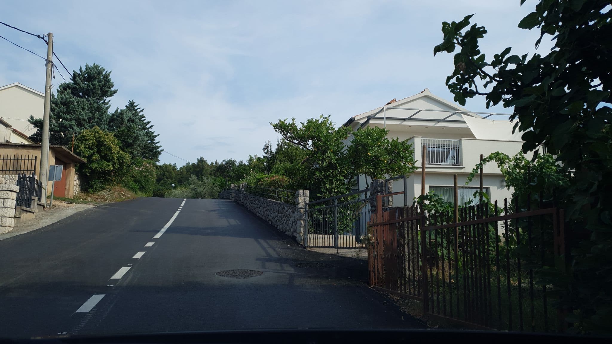 Street view near Apartmani Katarina, Njivice — © b166er (CC BY-SA · Mapillary)