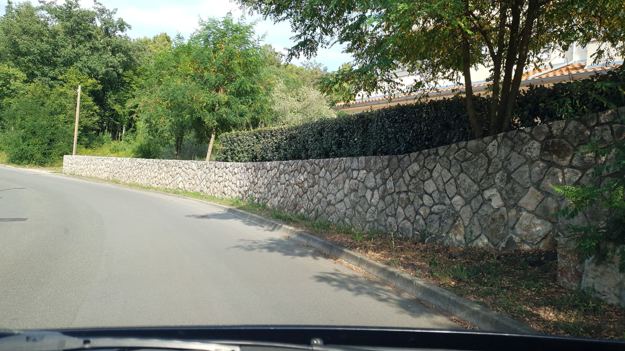 Street view near Soline Bay Seashore Residence, Njivice — © b166er (CC BY-SA · Mapillary)