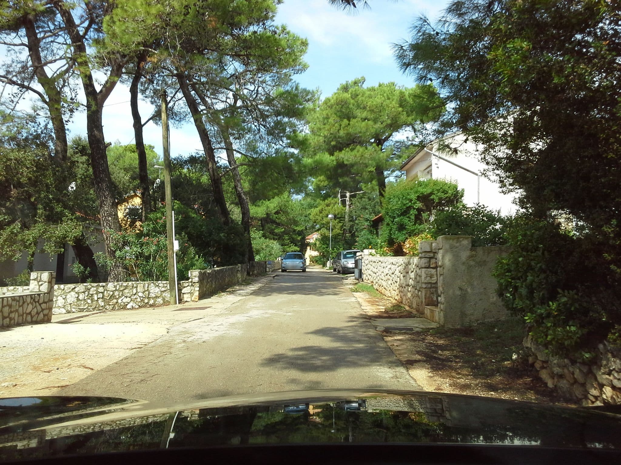 Street view near Apartments Adri, Mali Lošinj — © klypern (CC BY-SA · Mapillary)
