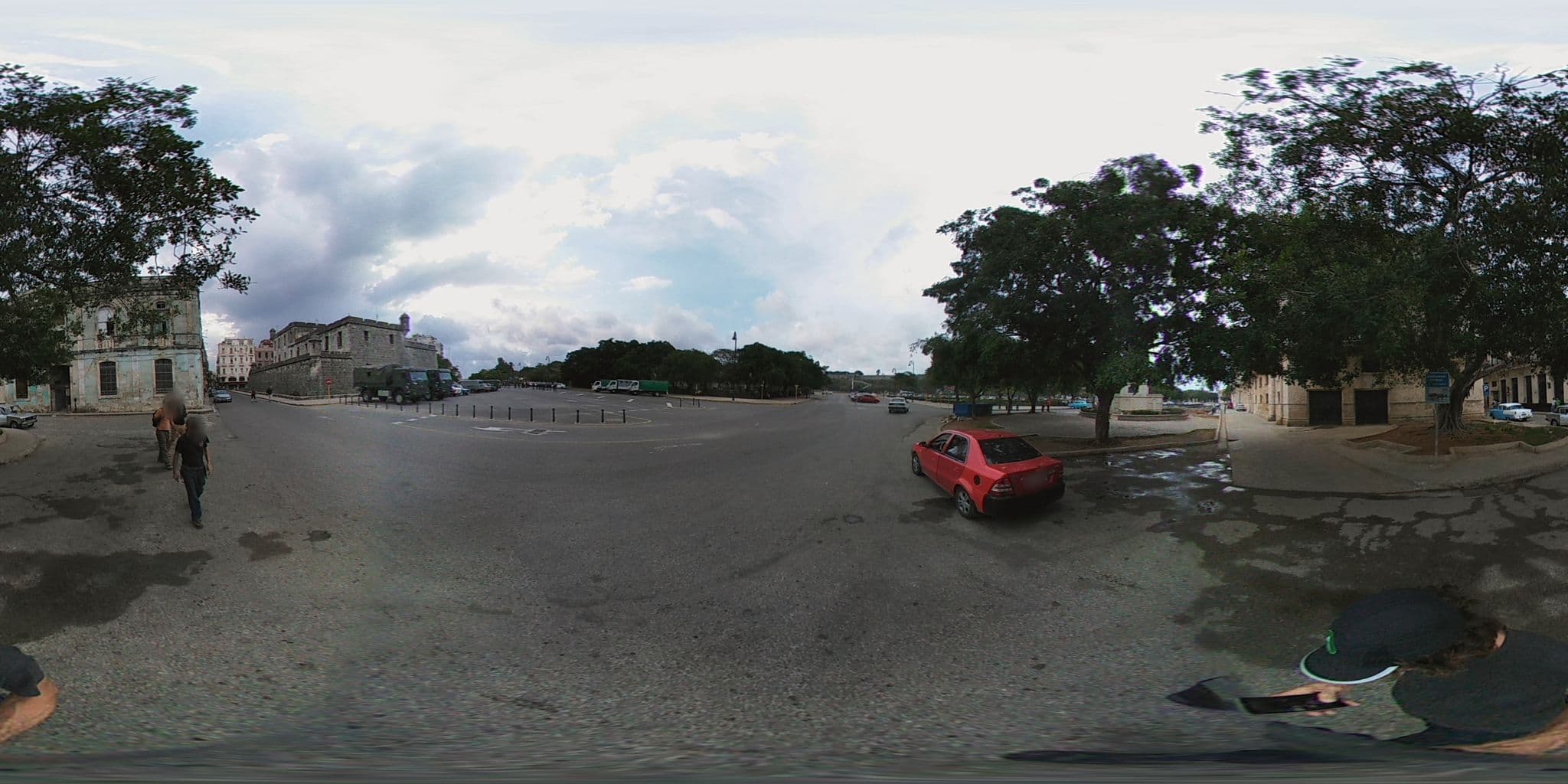 Street view near Hostal La Gárgola, La Habana Vieja