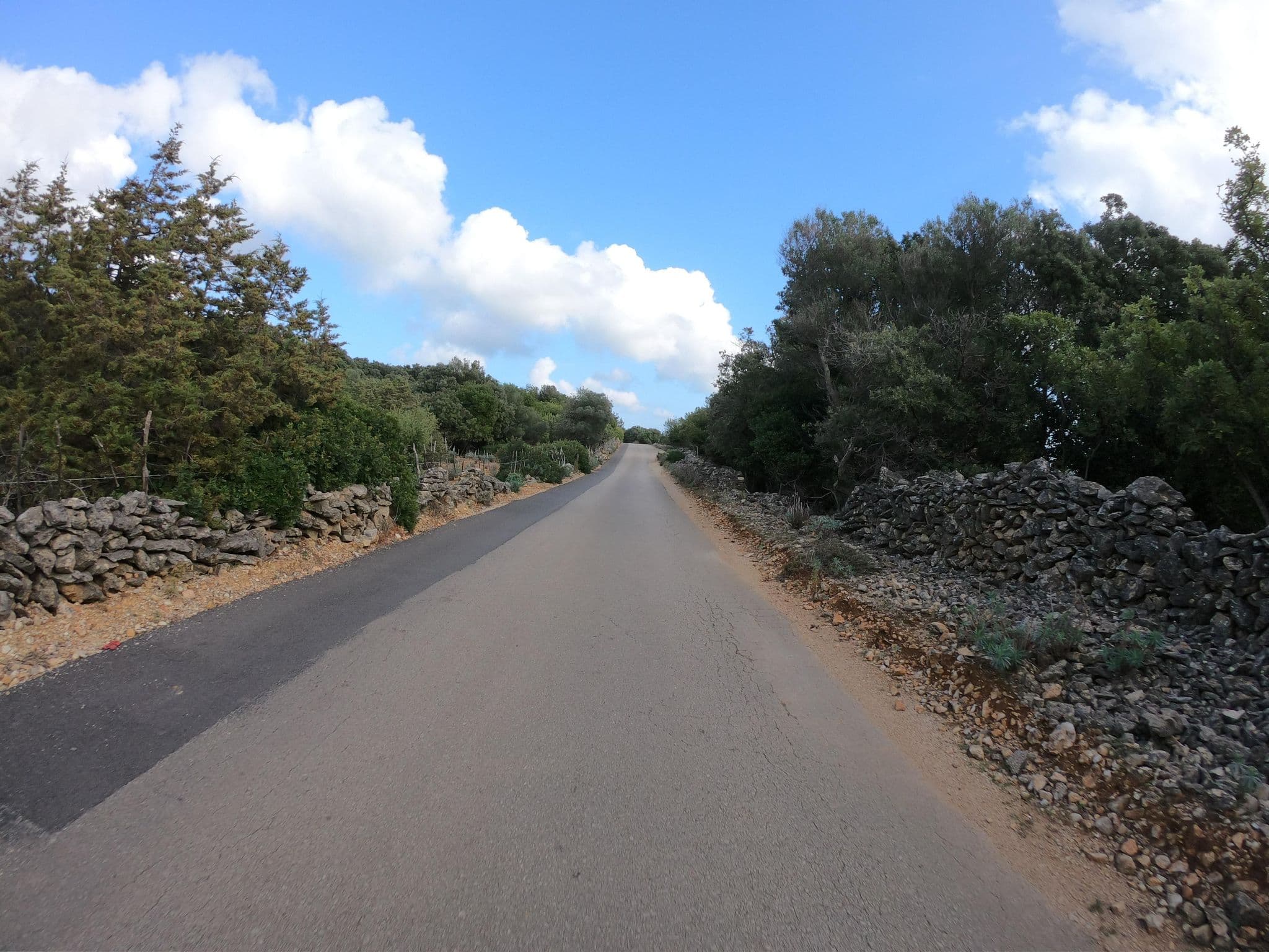 Street view near Villa Kredo, Mali Lošinj — © joostjakob (CC BY-SA · Mapillary)