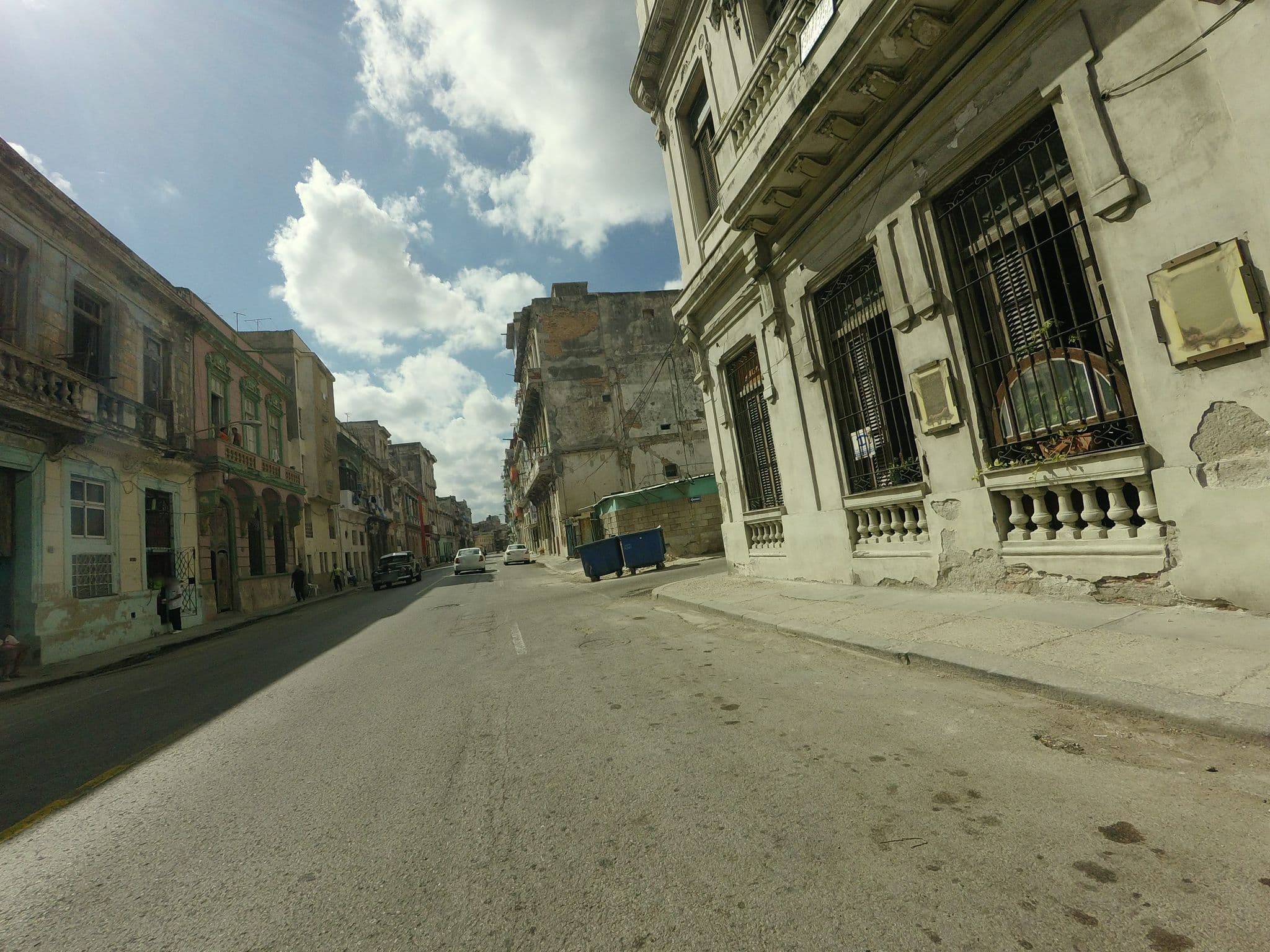 Street view near Casa De Ana y Enrique, Centro Habana