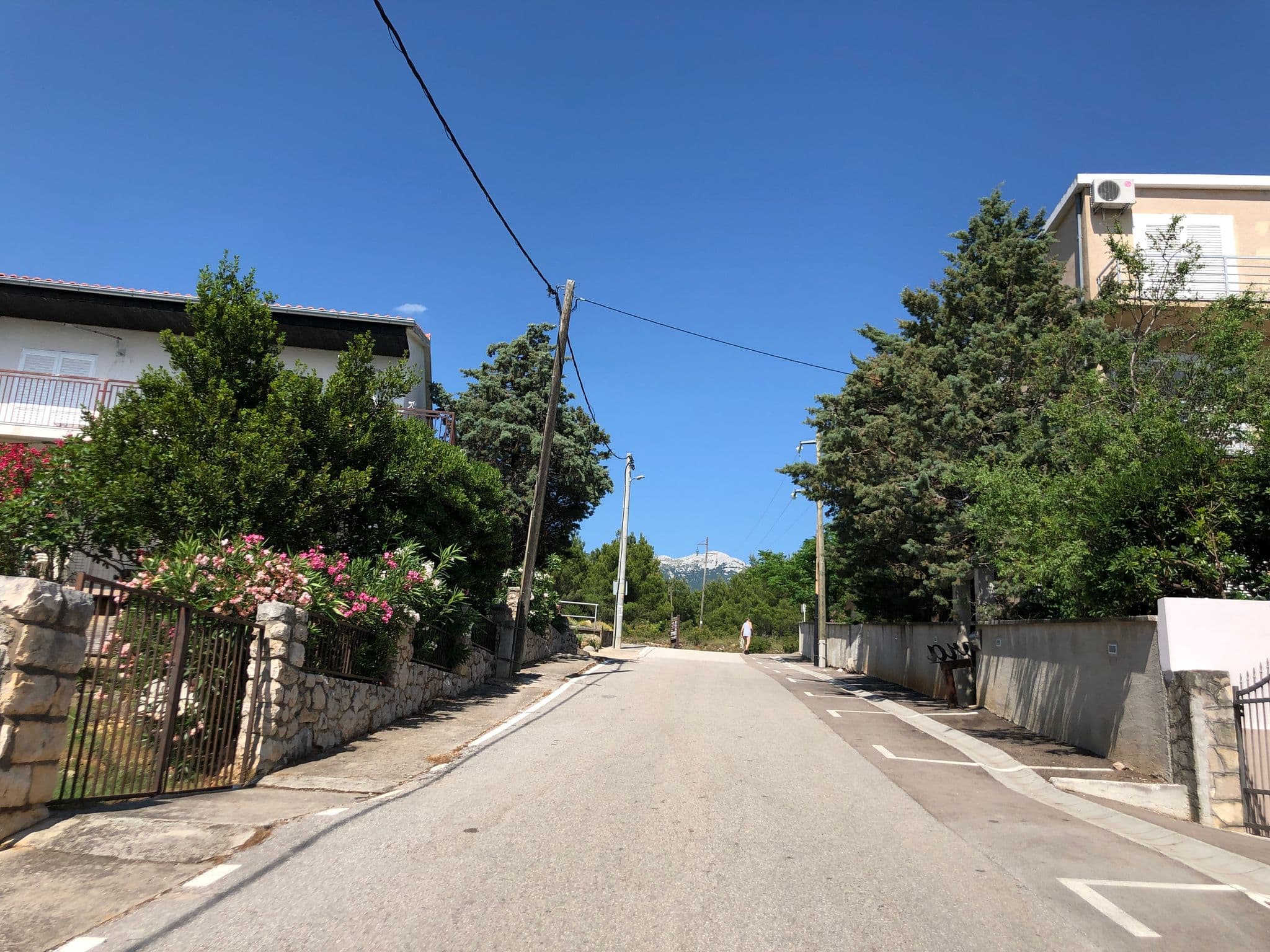 Street view near Rooms & Apartments Dora, Posedarje — © leszek89 (CC BY-SA · Mapillary)