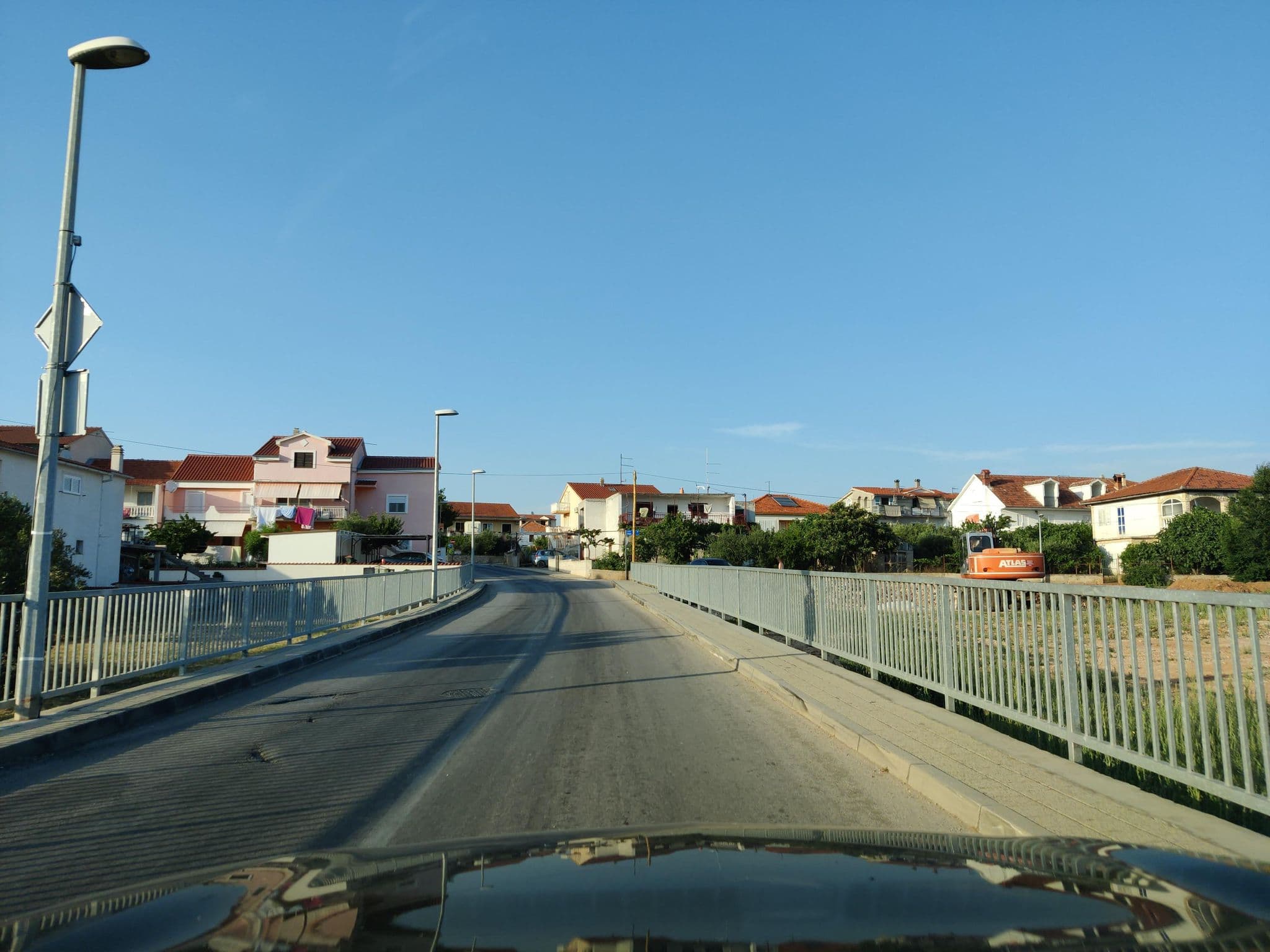 Street view near Apartmani Zora-Tribunj, Tribunj — © kietlak (CC BY-SA · Mapillary)