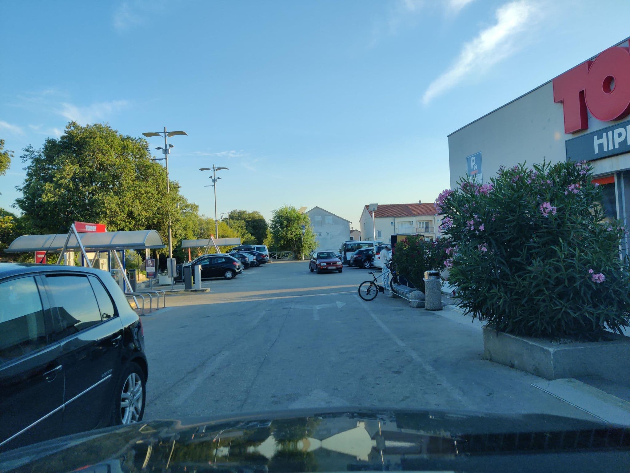 Street view near Résidence Pierre & Vacances Matilde Beach Resort, Vodice — © kietlak (CC BY-SA · Mapillary)