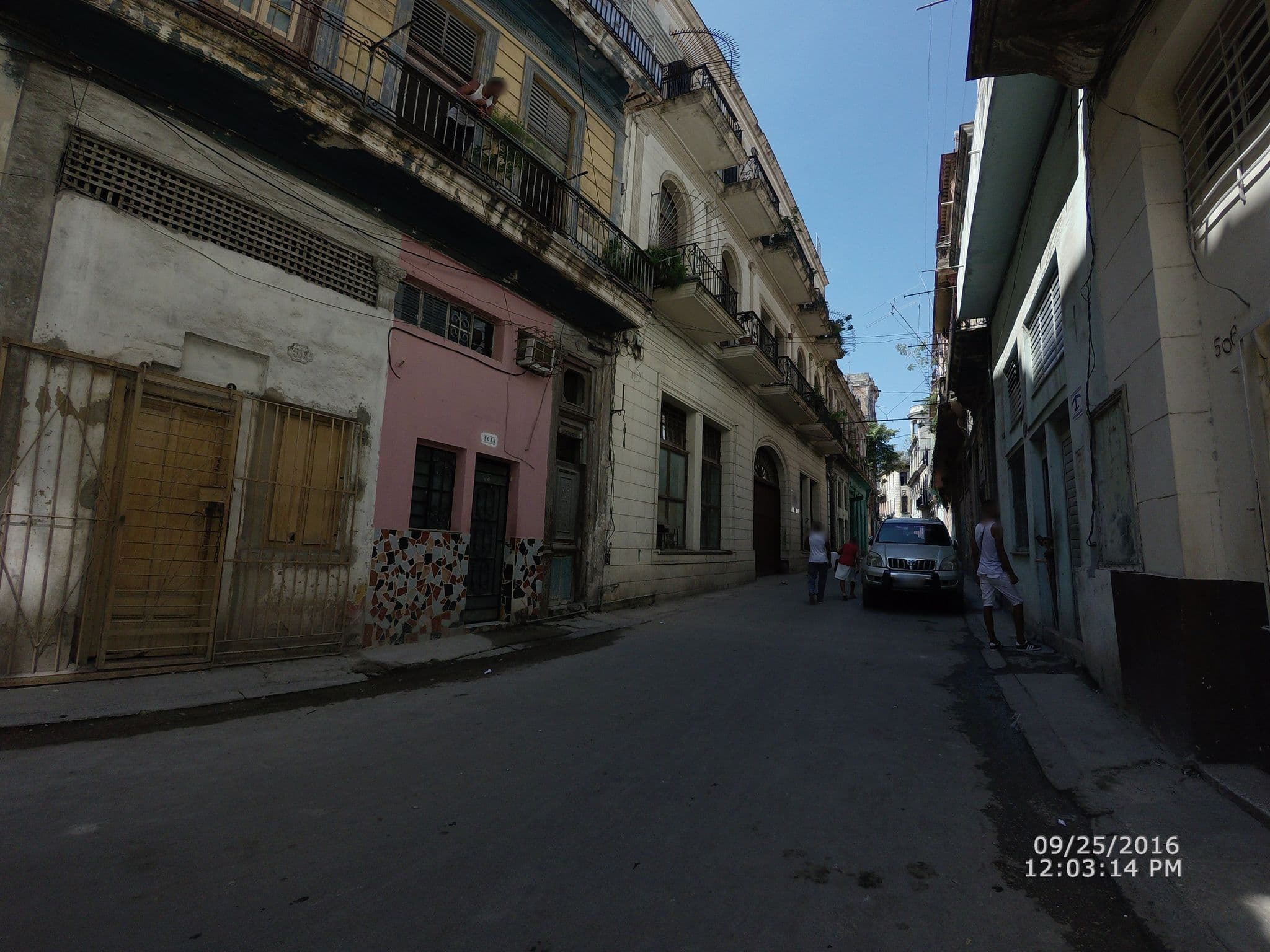 Street view near Casa Loreta, La Habana Vieja