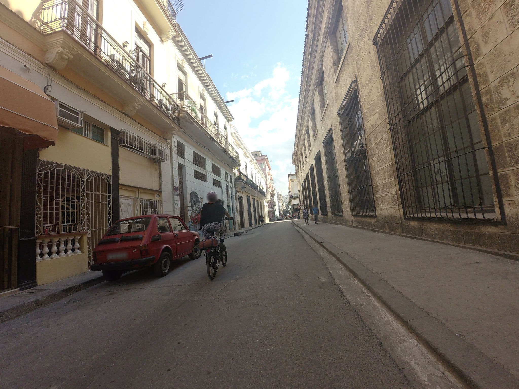 Street view near Casa Alegre, La Habana Vieja