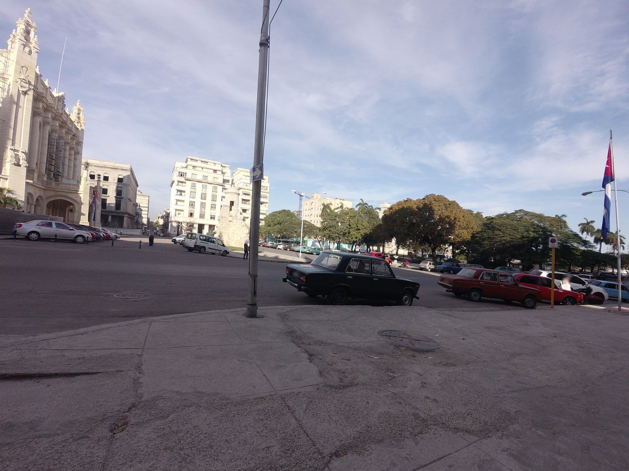 Street view near Casa Misiones 51, La Habana Vieja
