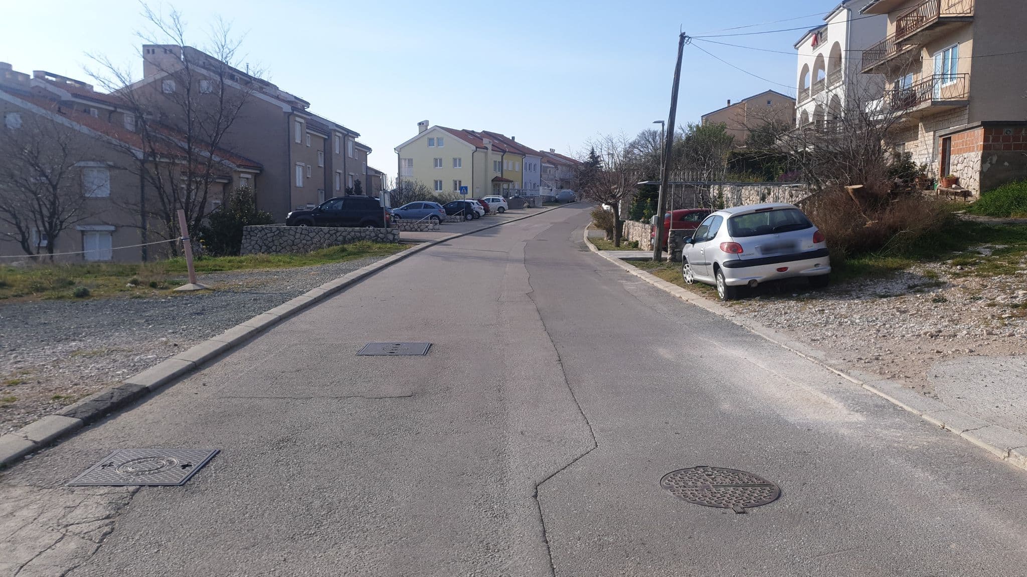 Street view near Apartments Tikveša, Novi Vinodolski — © franekruzicevic (CC BY-SA · Mapillary)
