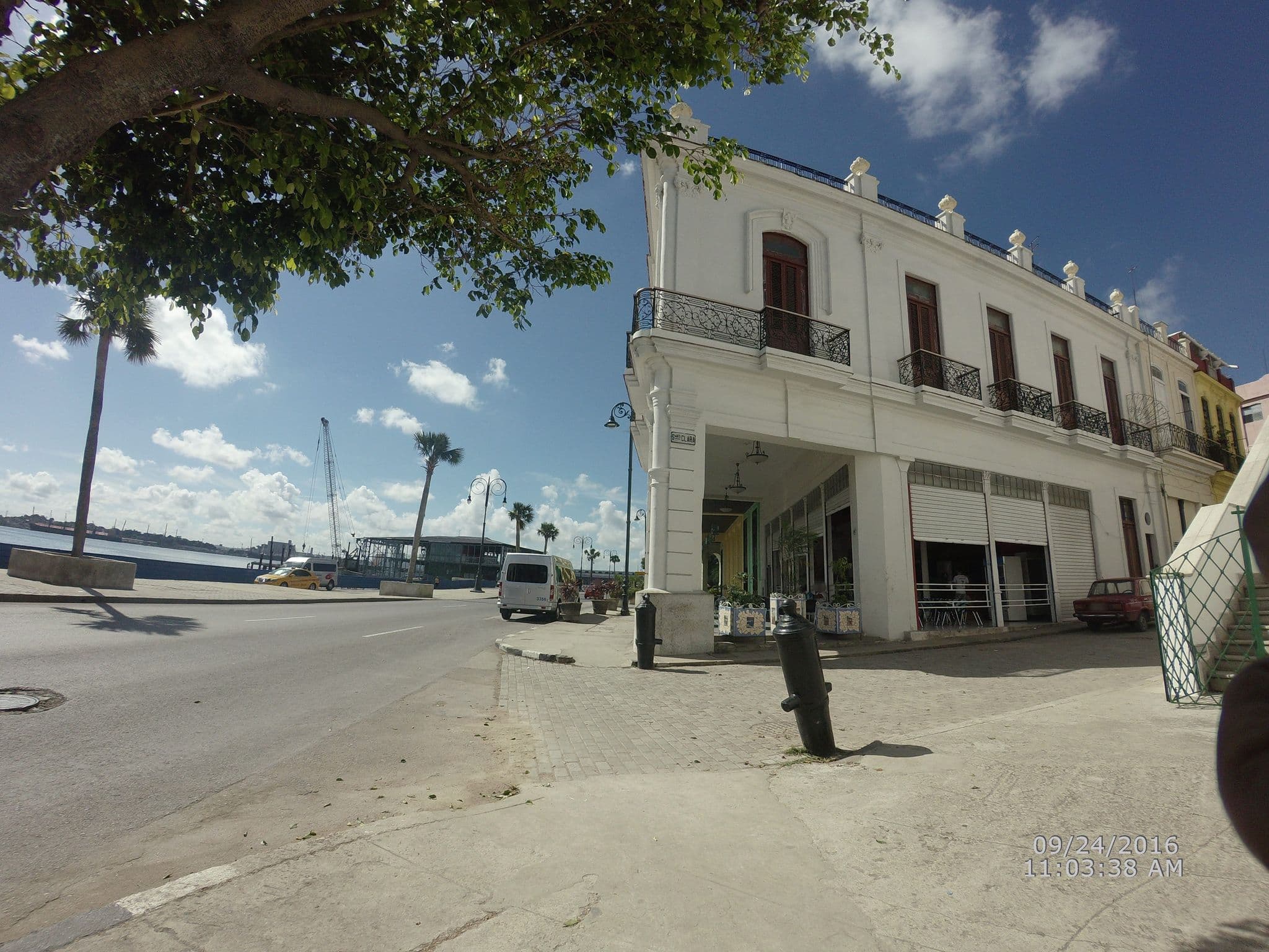 Street view near Casa Colonial Zaiden, La Habana Vieja