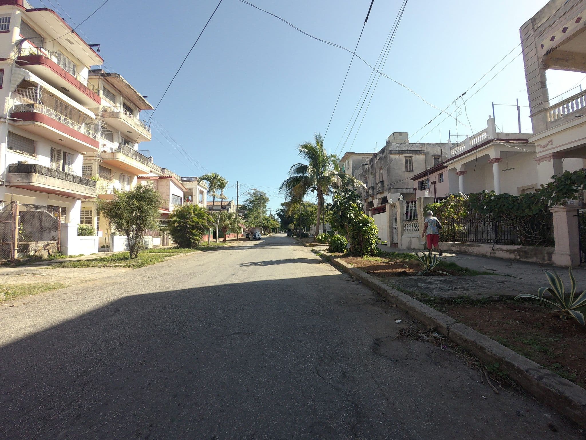 Street view near Casablanca, Vedado