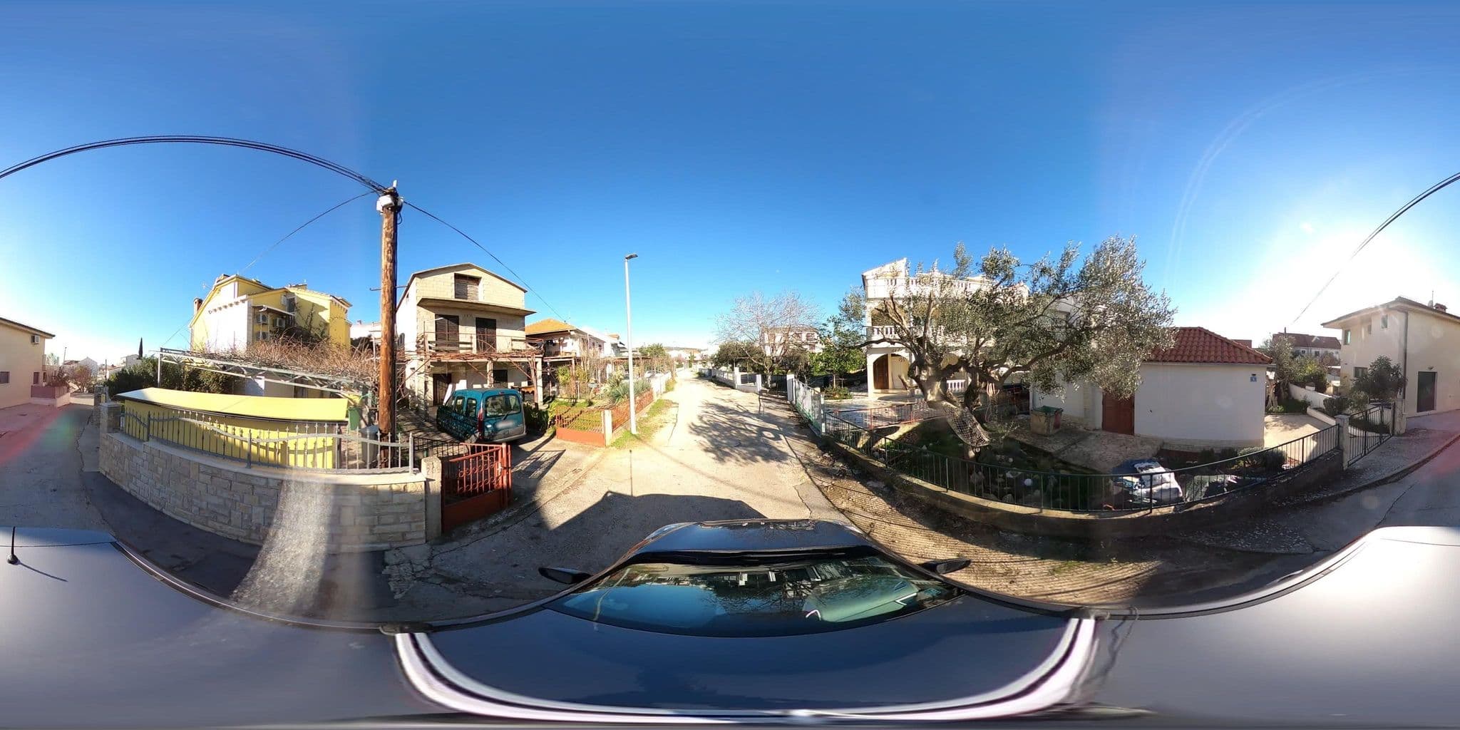 Street view near Apartments Ivan 1624, Primošten — © tomislavzen12 (CC BY-SA · Mapillary)