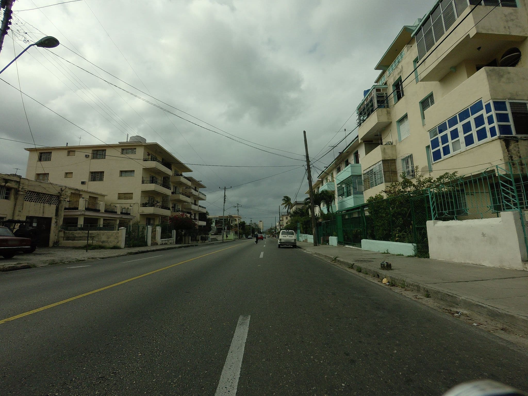 Street view near Havana´s Dreams, Vedado