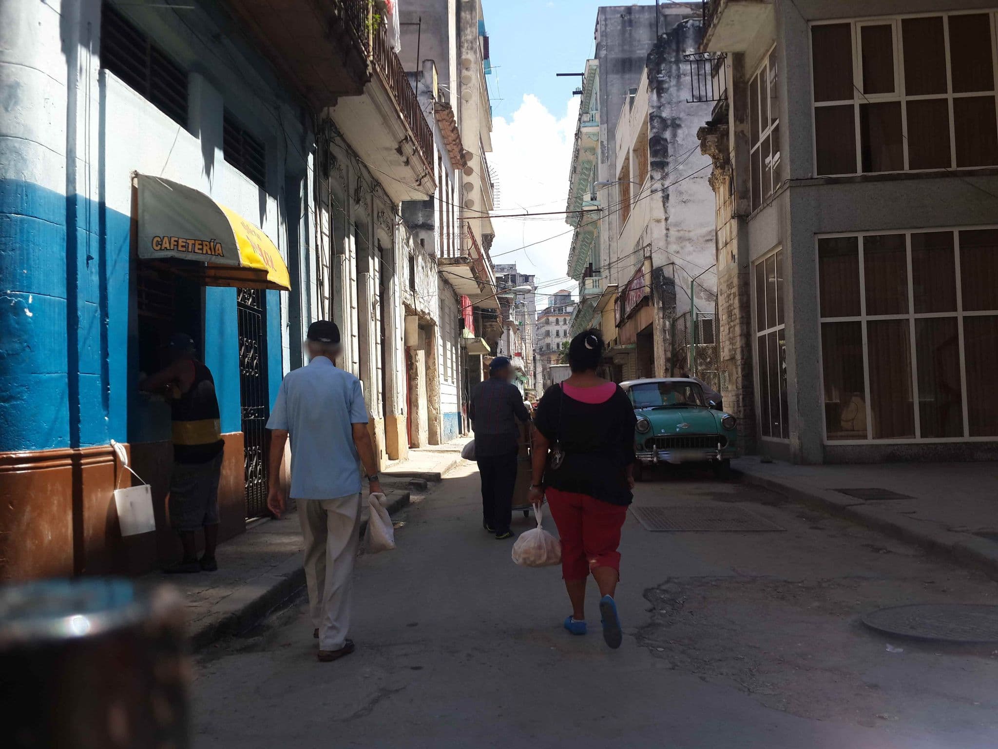 Street view near Casa esperanza, Centro Habana