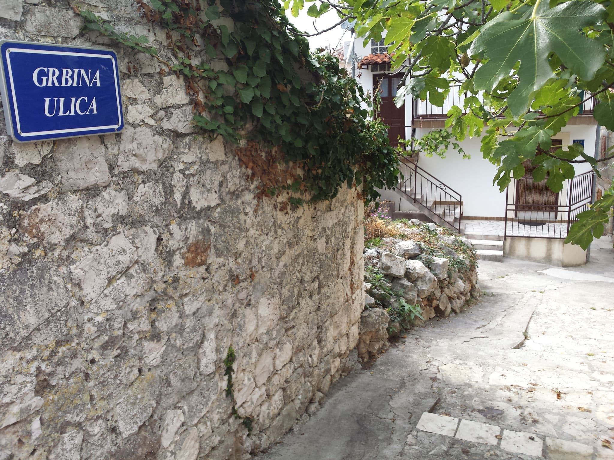 Street view near Apartment Neven, Primošten — © janjko (CC BY-SA · Mapillary)