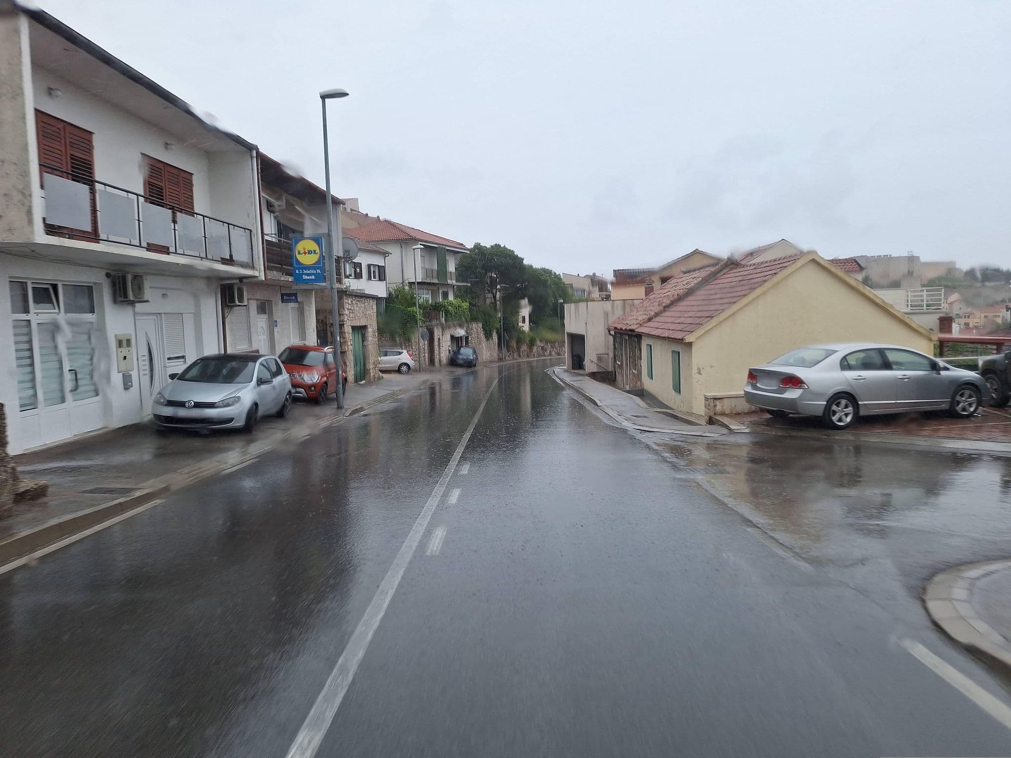 Street view near Apartment Majda, Šibenik — © hoseandres (CC BY-SA · Mapillary)