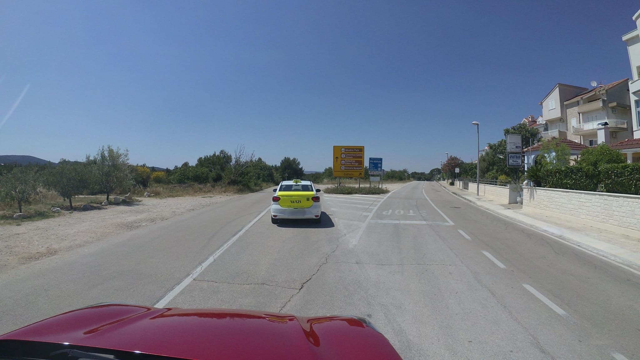 Street view near PLAVI BISER APARTMANI, Brodarica — © hbogner (CC BY-SA · Mapillary)